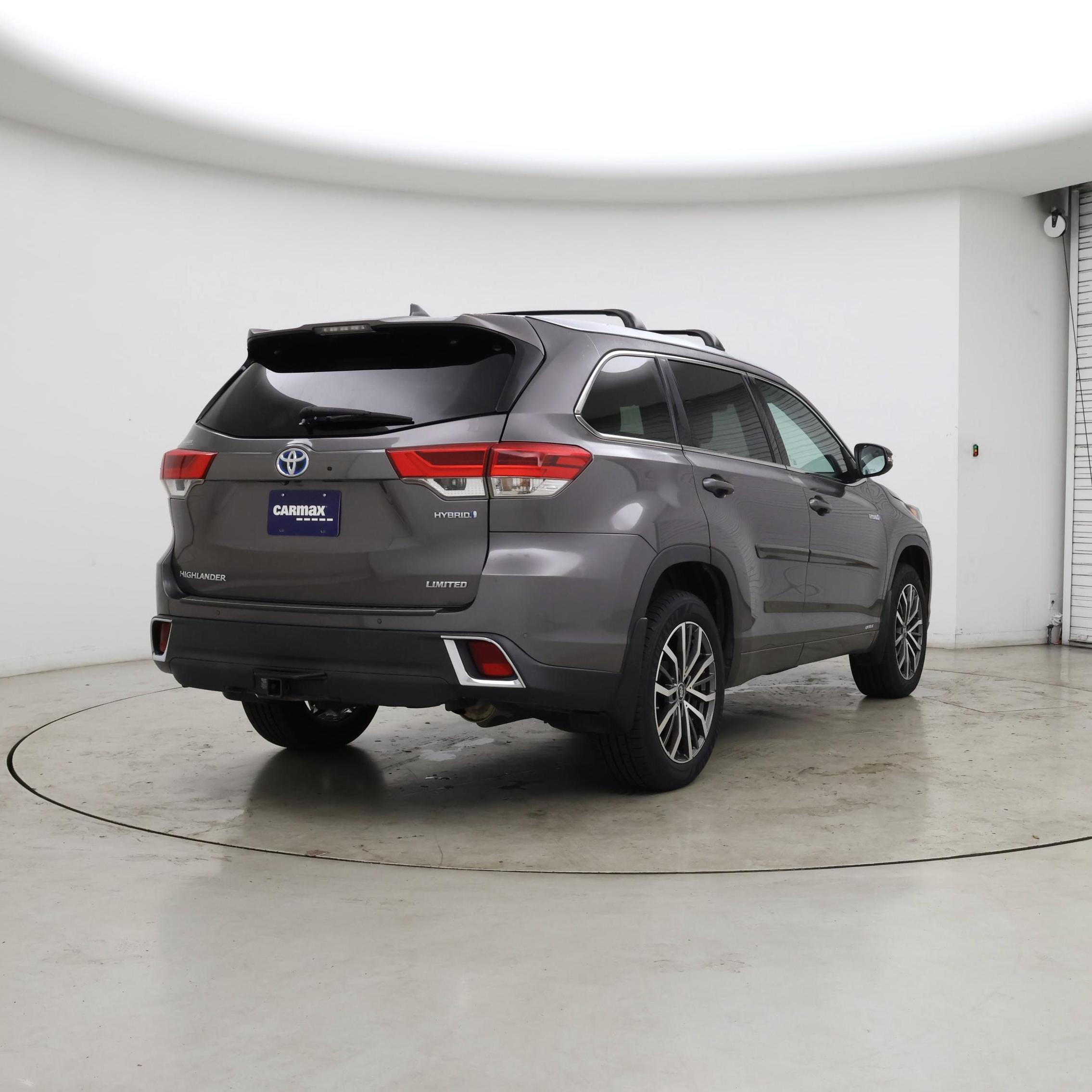 Thumbnail: 2019 Toyota Highlander - 8