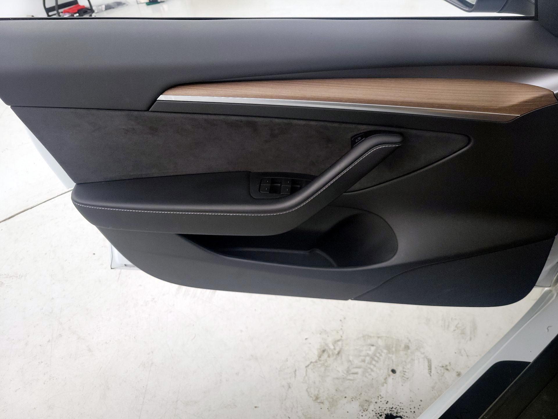 Thumbnail: 2023 Tesla Model 3 - 12