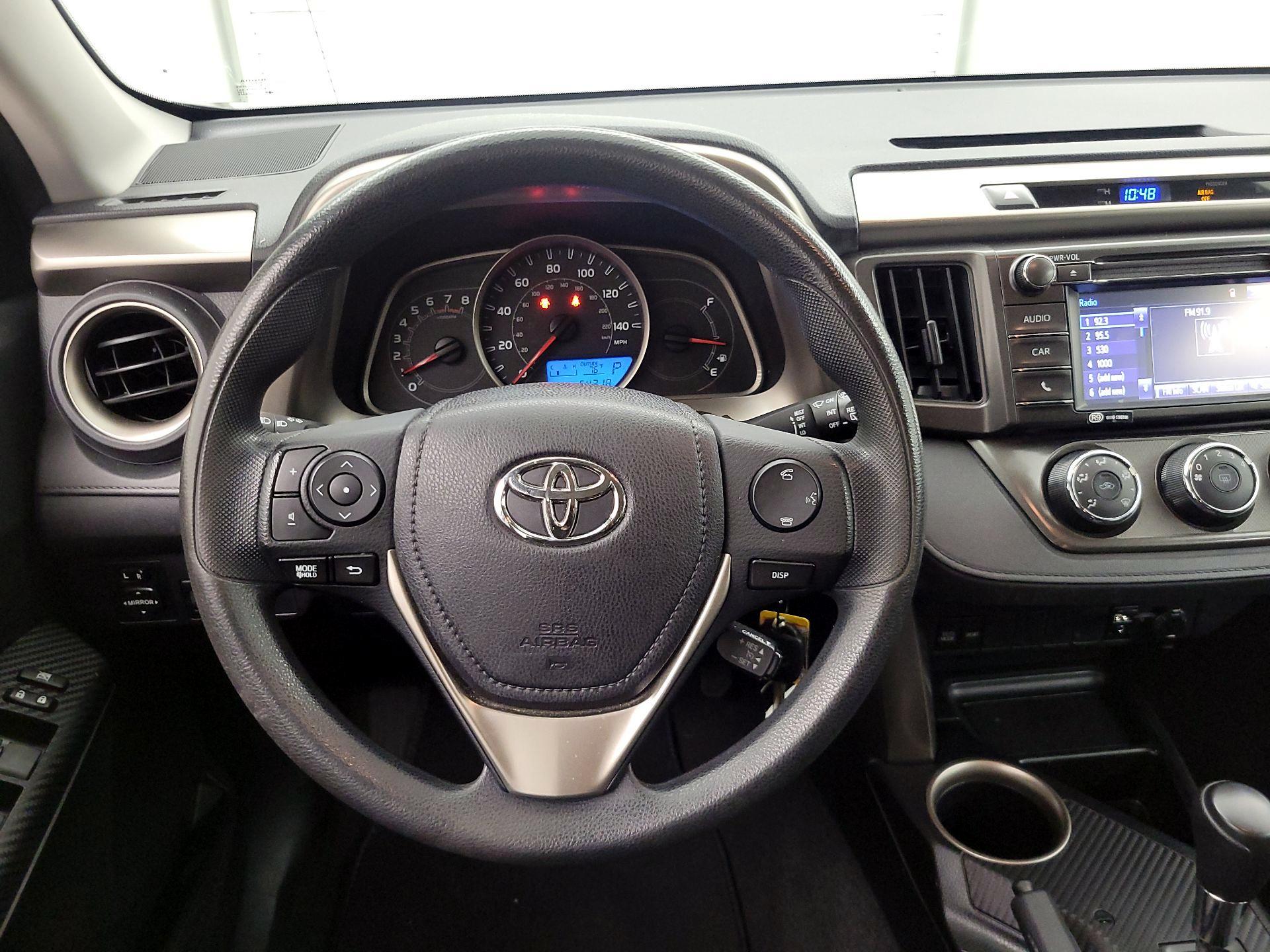 Thumbnail: 2015 Toyota RAV4 - 10