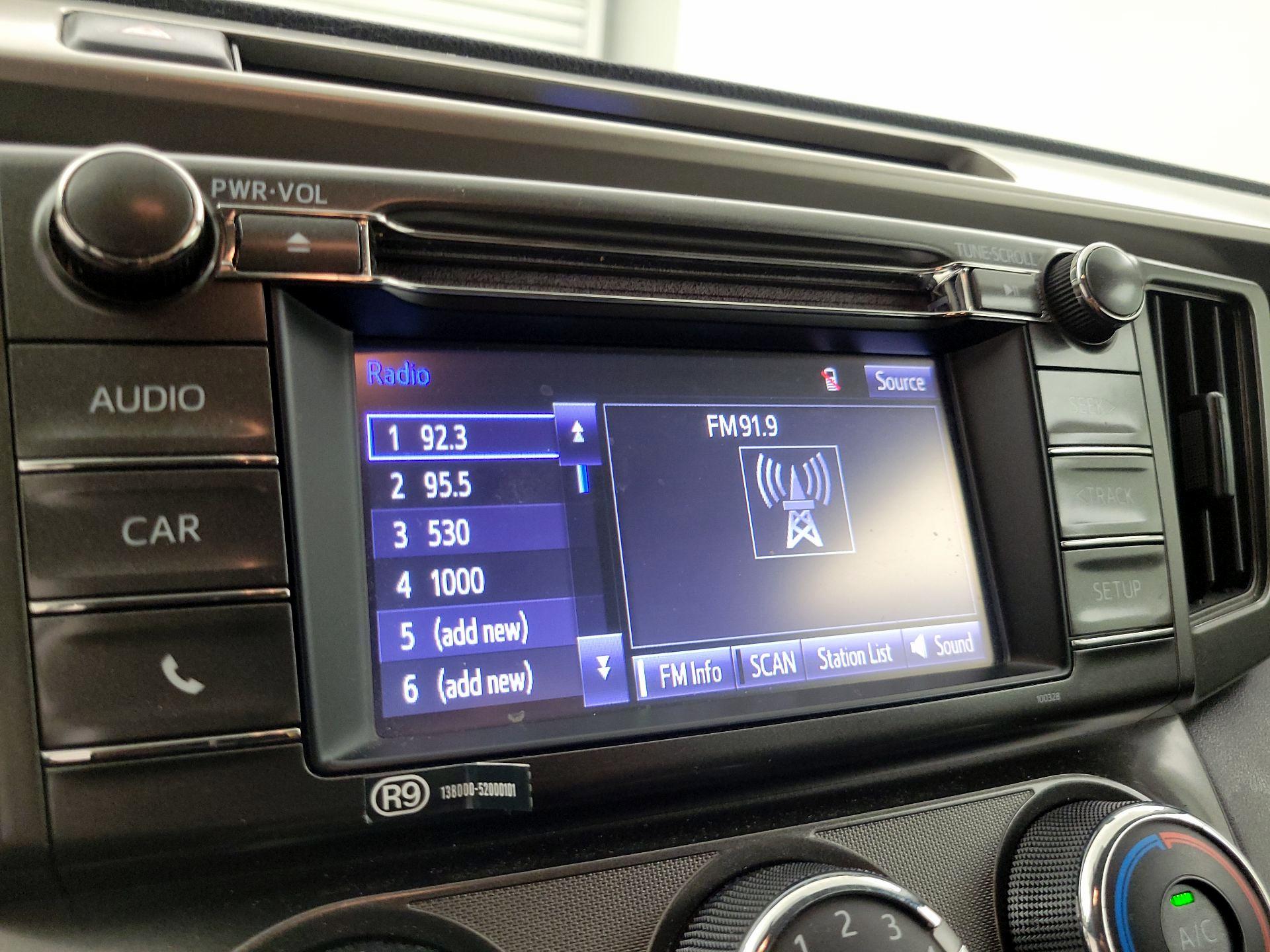 Thumbnail: 2015 Toyota RAV4 - 15