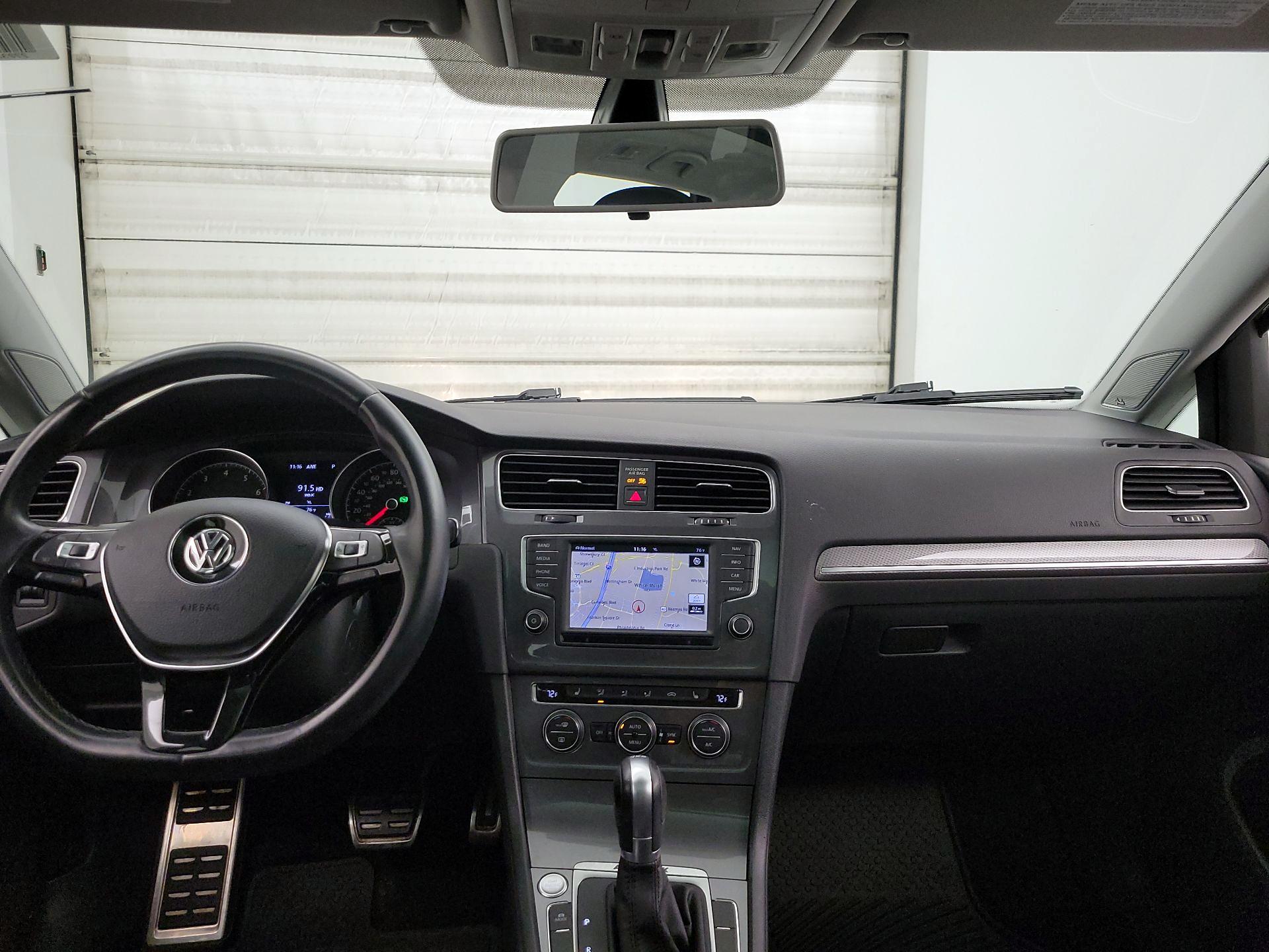 Thumbnail: 2017 Volkswagen Golf - 9