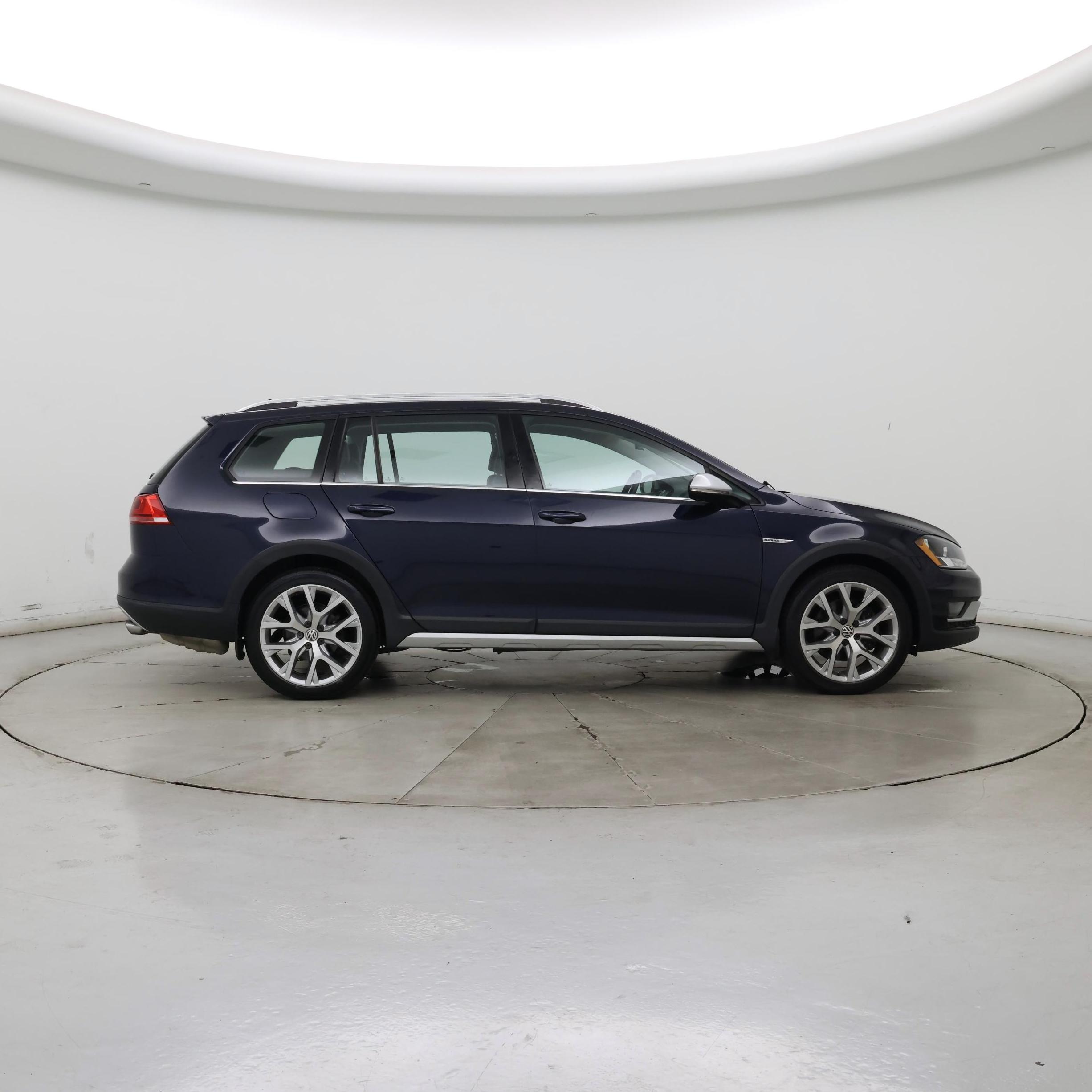 Thumbnail: 2017 Volkswagen Golf - 7
