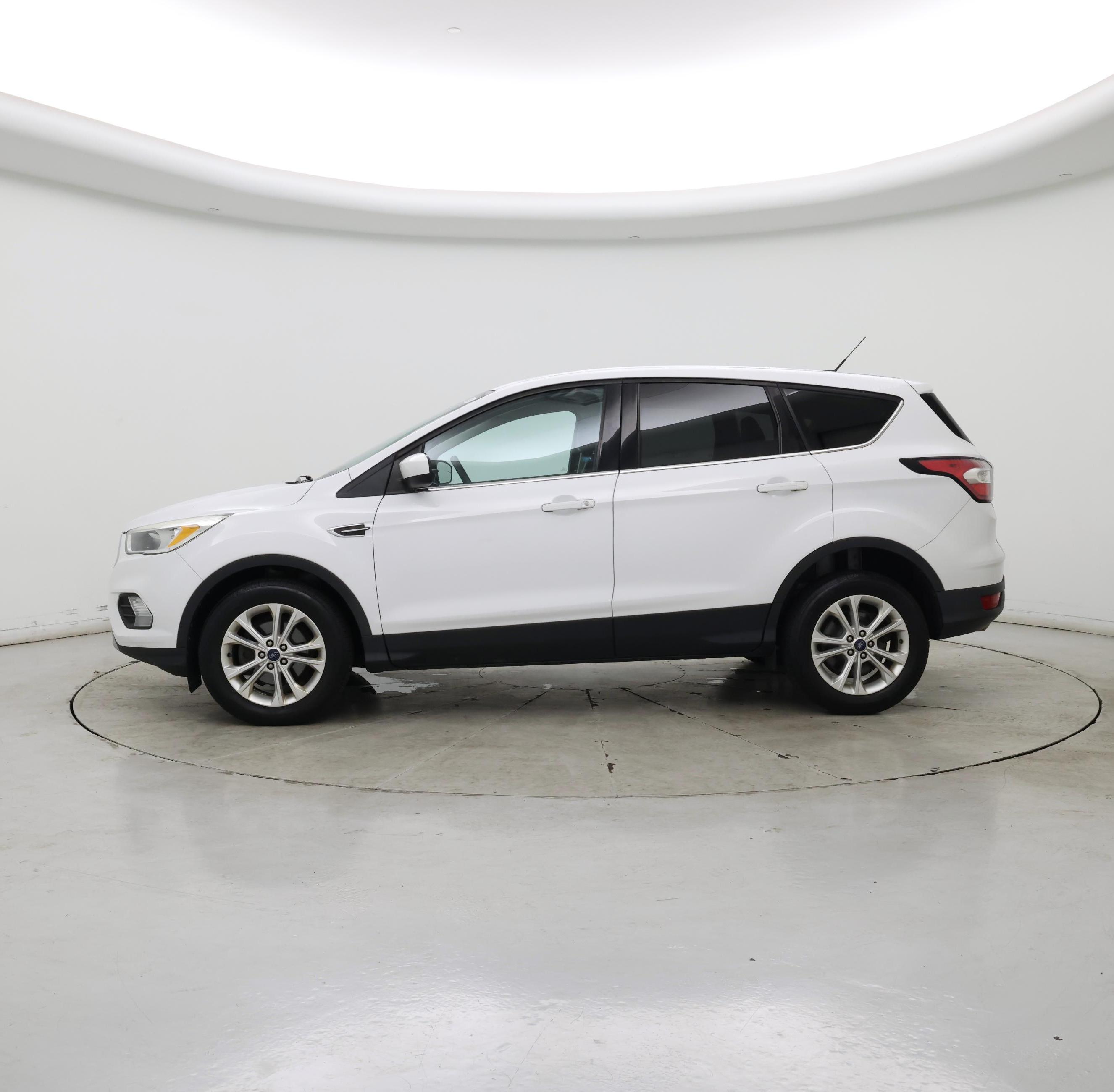 Thumbnail: 2017 Ford Escape - 3