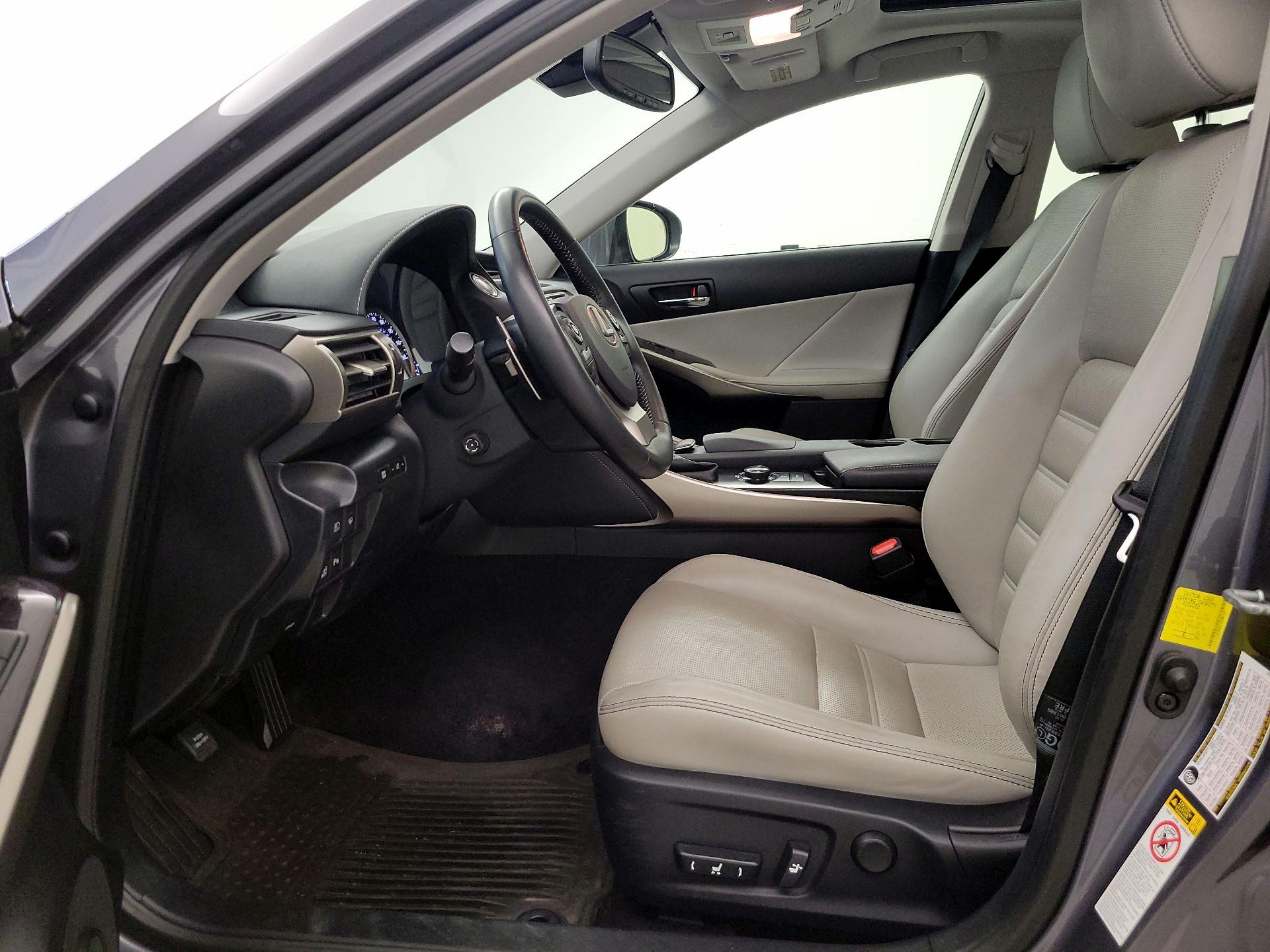 Thumbnail: 2014 Lexus IS - 11