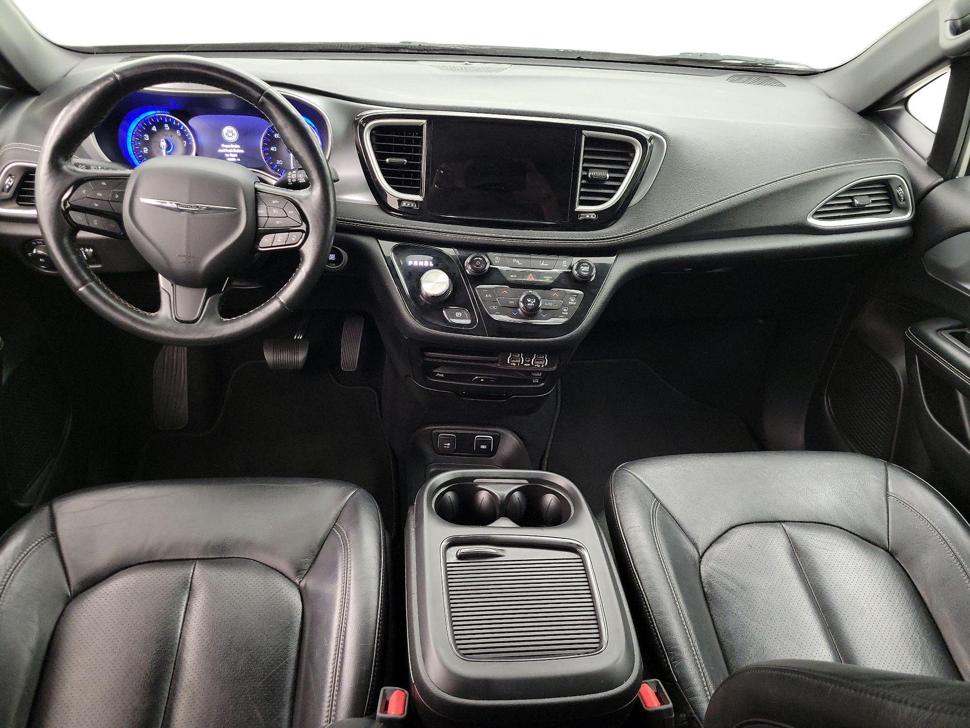 Thumbnail: 2021 Chrysler Pacifica - 9