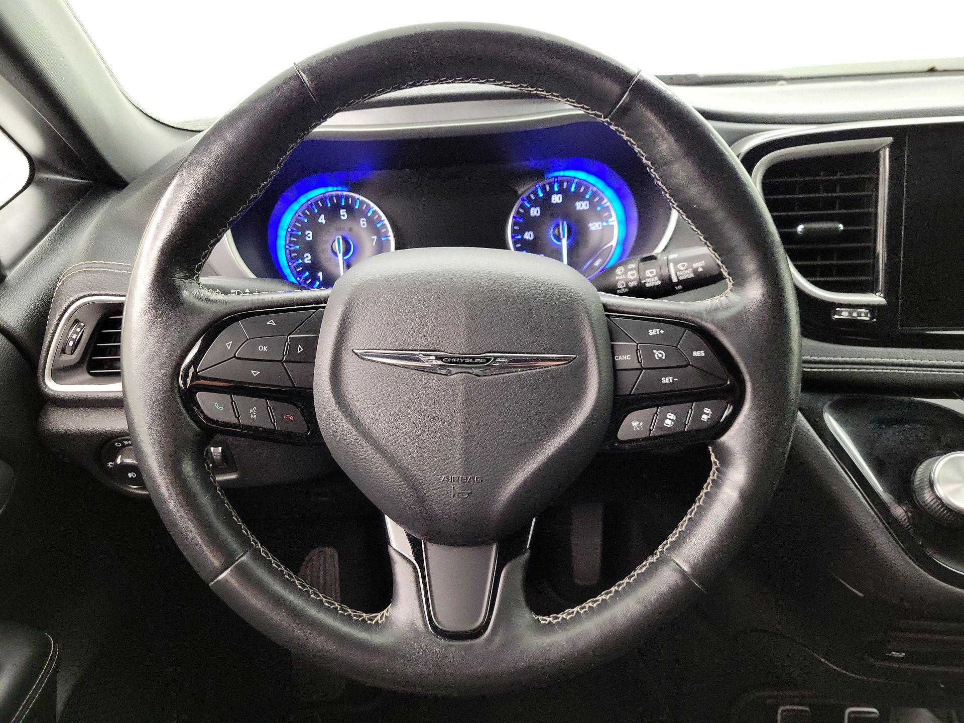 Thumbnail: 2021 Chrysler Pacifica - 10