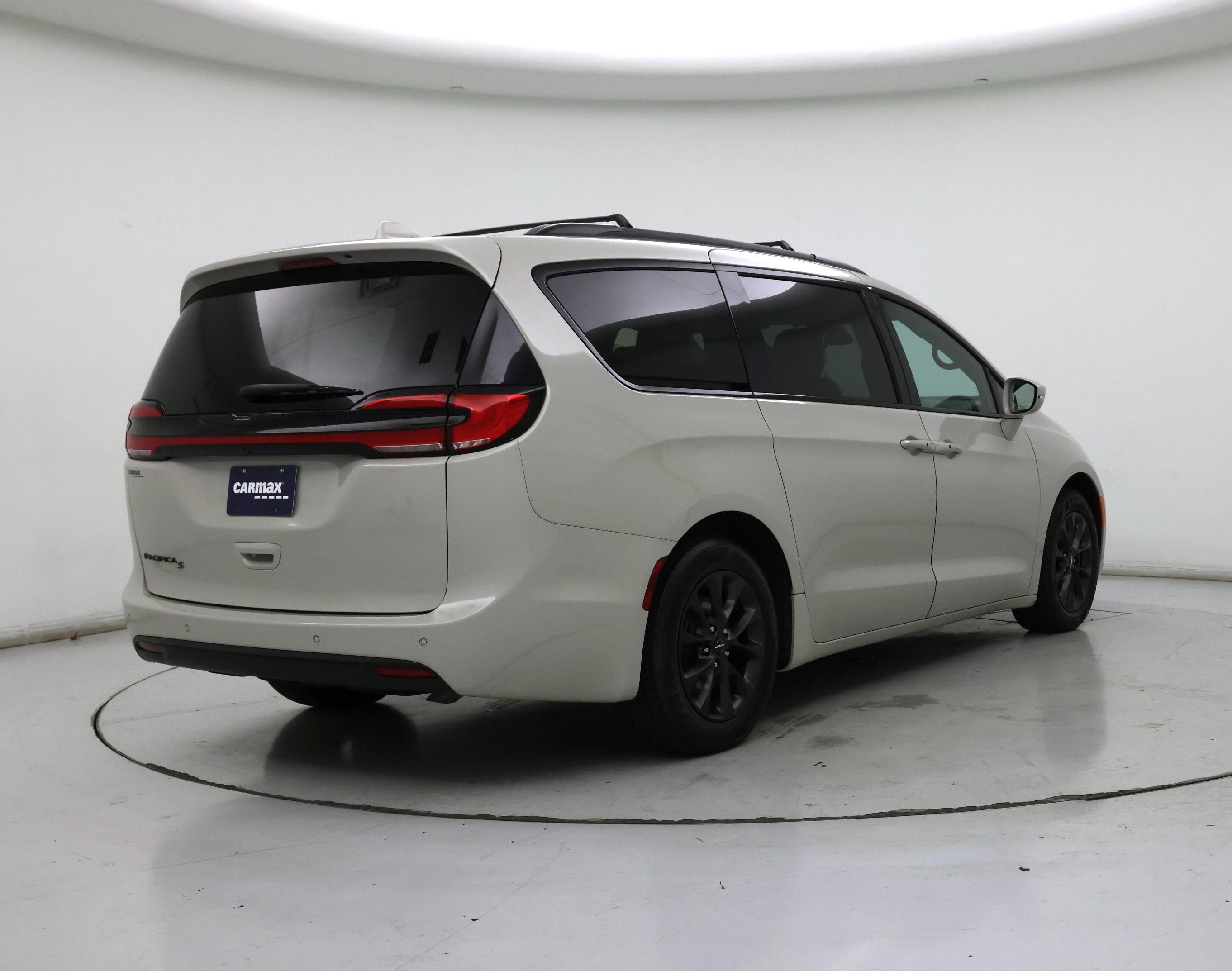Thumbnail: 2021 Chrysler Pacifica - 8
