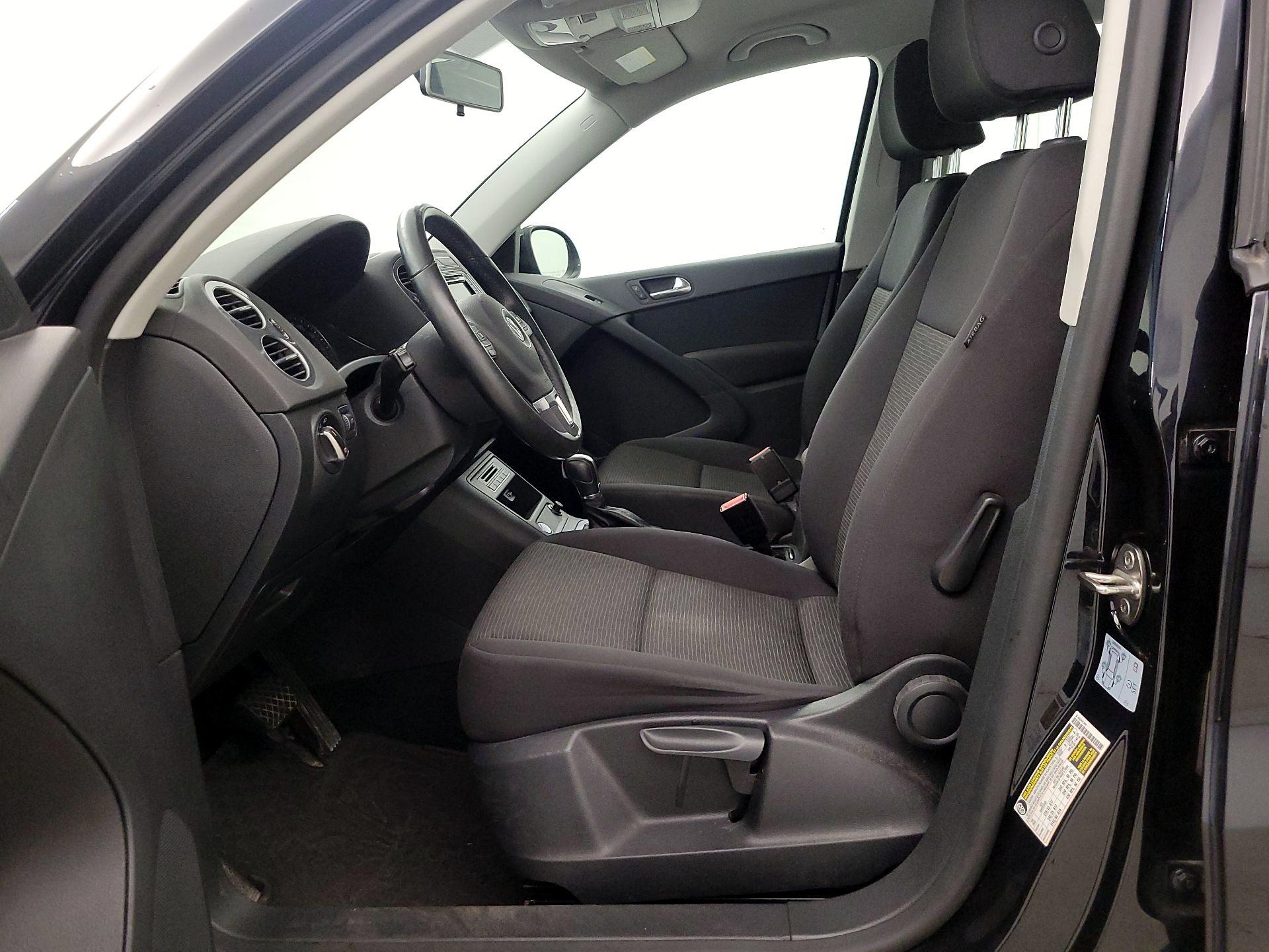 Thumbnail: 2017 Volkswagen Tiguan - 11