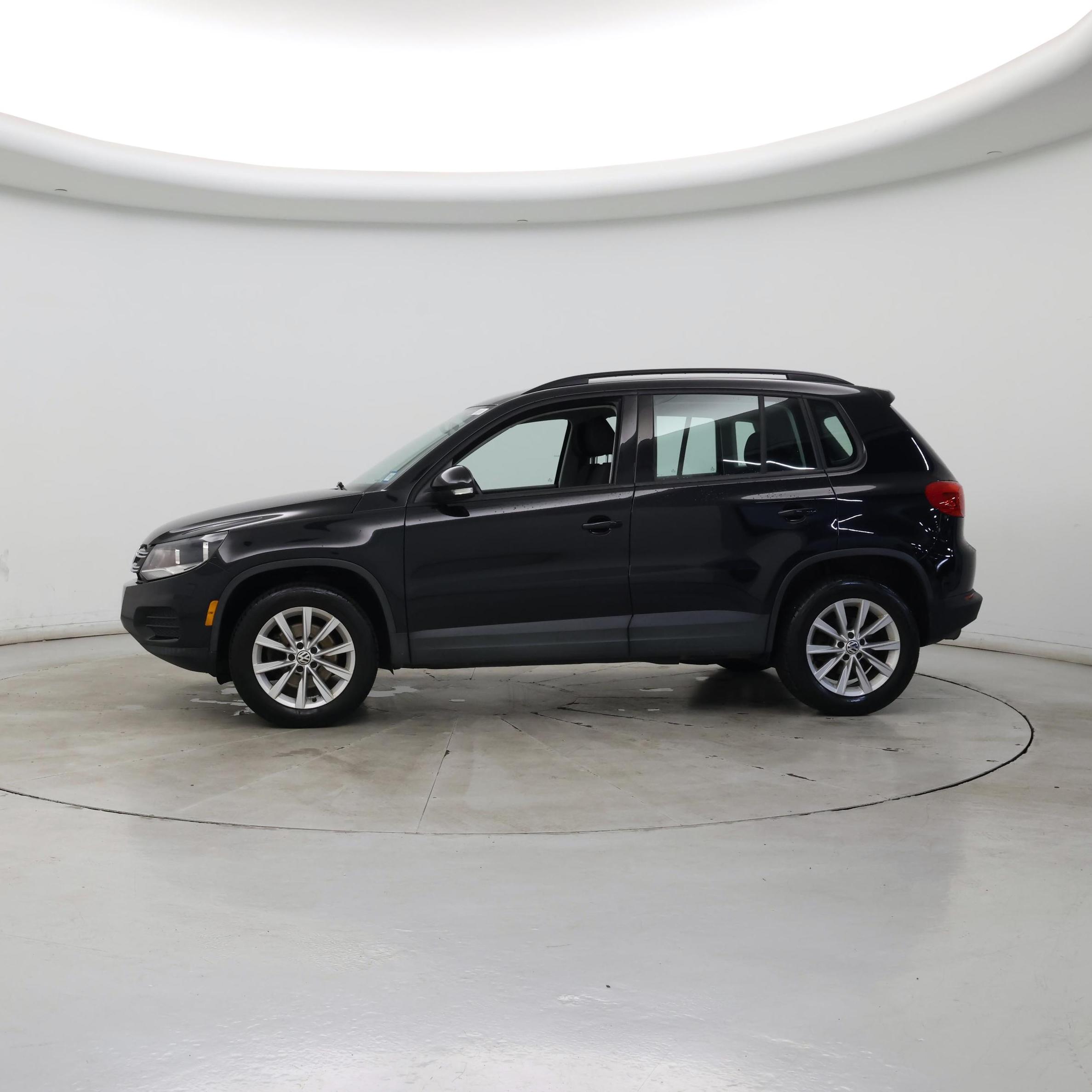 Thumbnail: 2017 Volkswagen Tiguan - 3