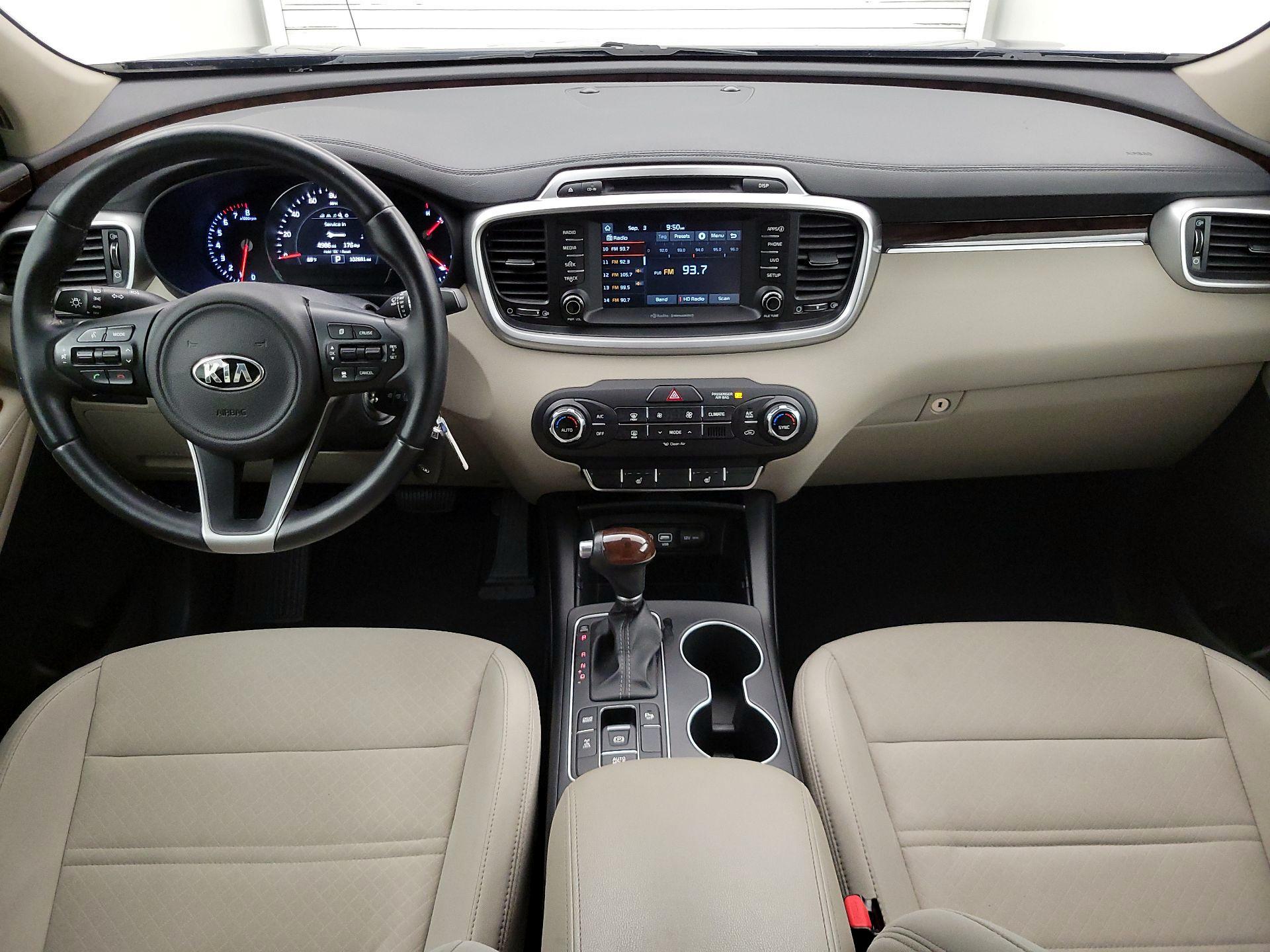 Thumbnail: 2017 Kia Sorento - 9