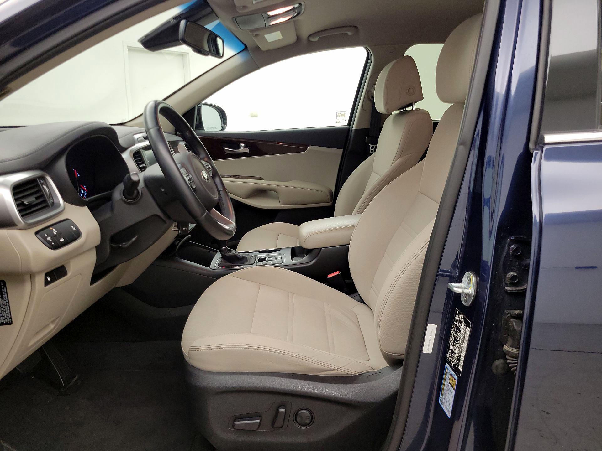 Thumbnail: 2017 Kia Sorento - 11