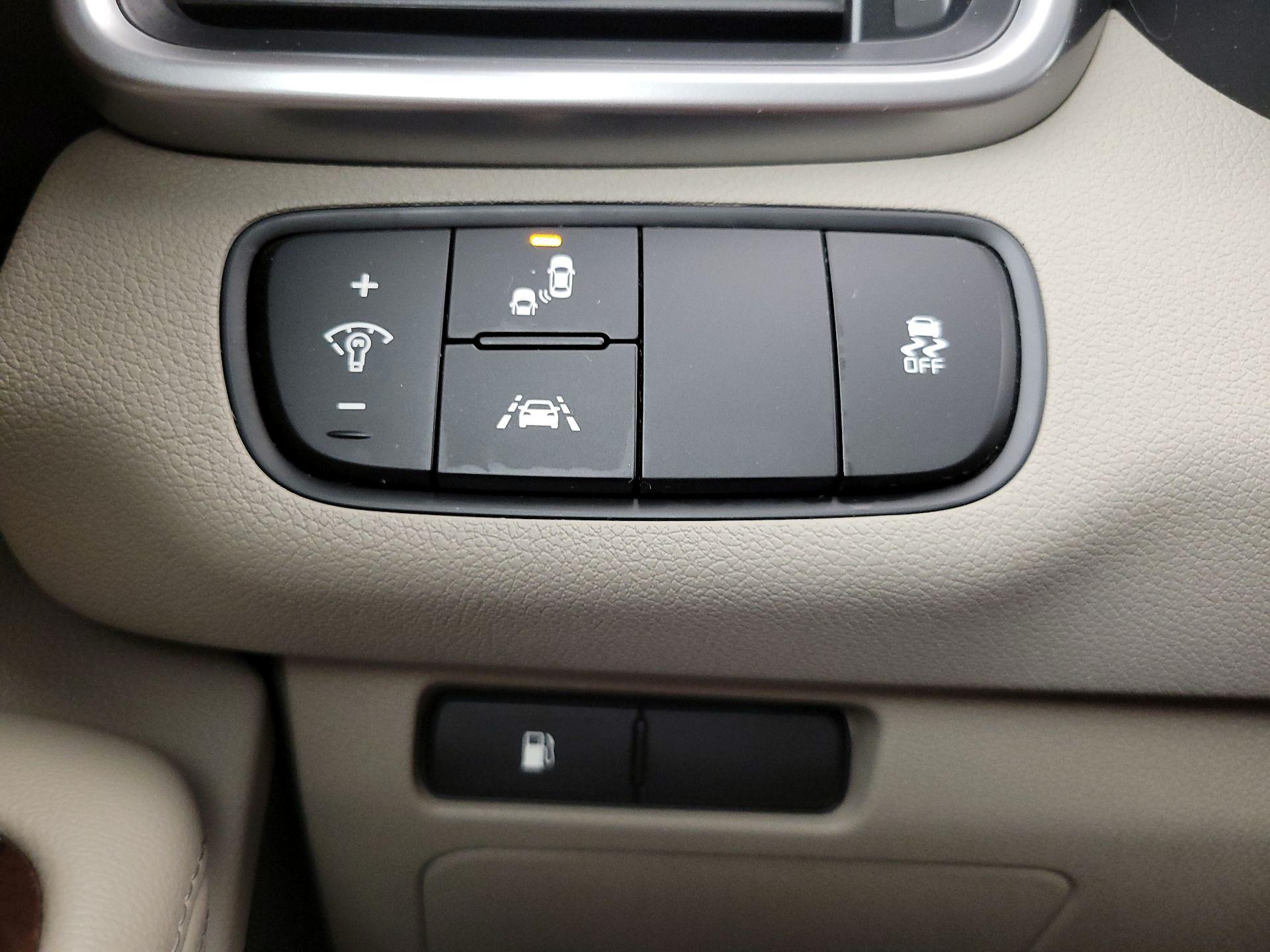 Thumbnail: 2017 Kia Sorento - 13