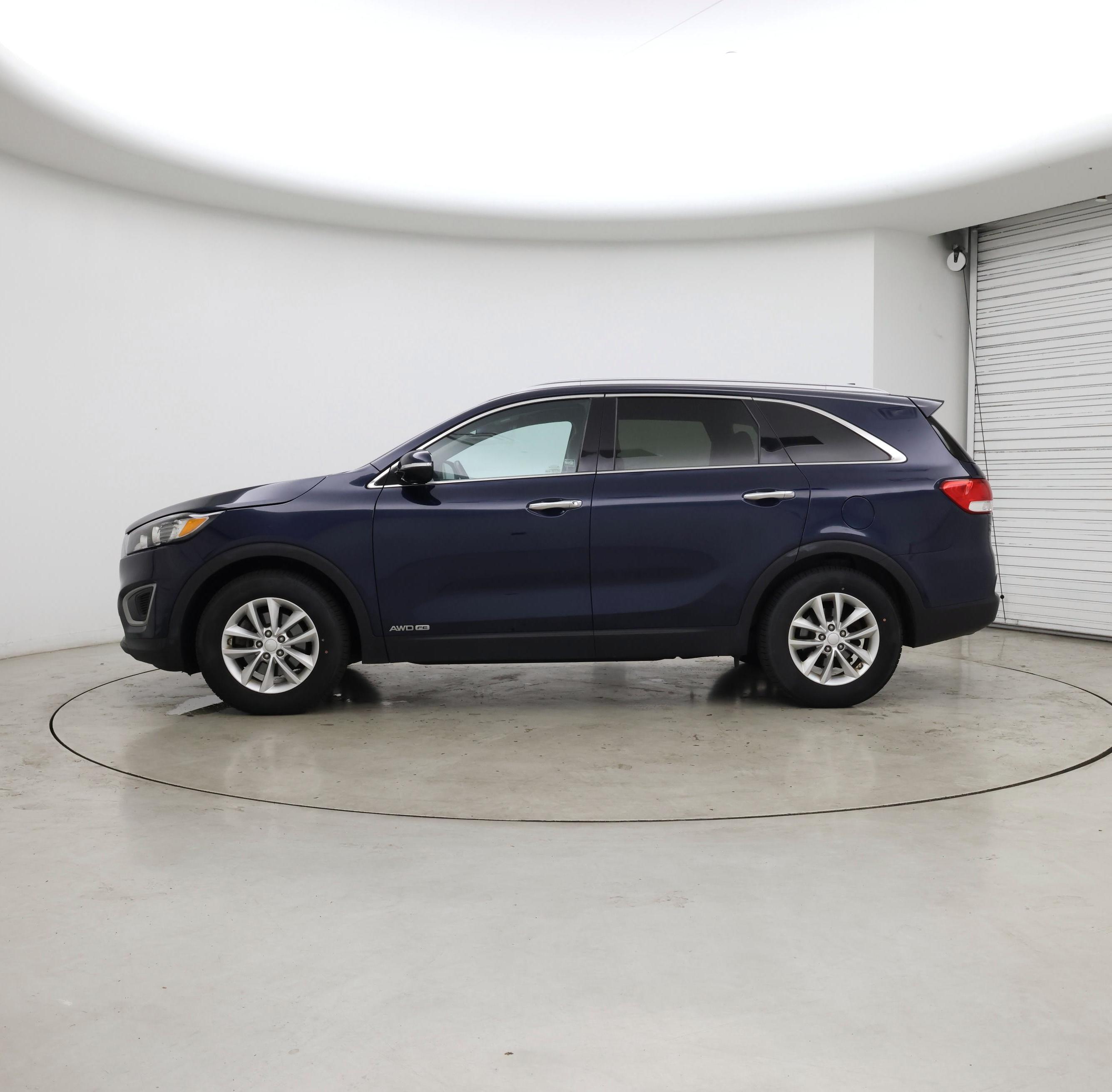 Thumbnail: 2017 Kia Sorento - 3