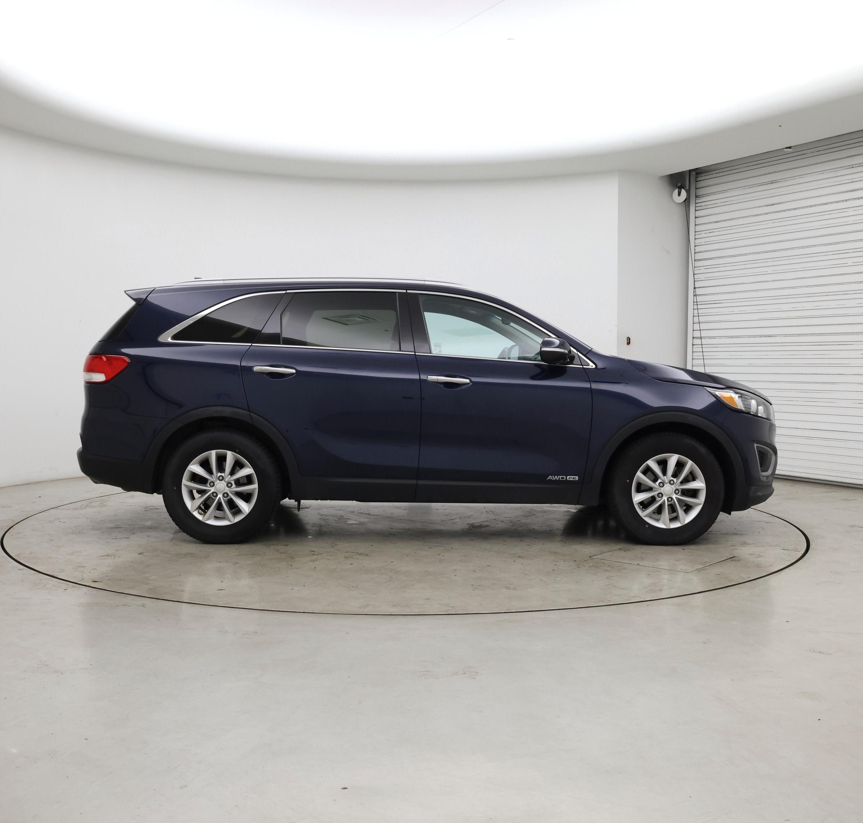 Thumbnail: 2017 Kia Sorento - 7
