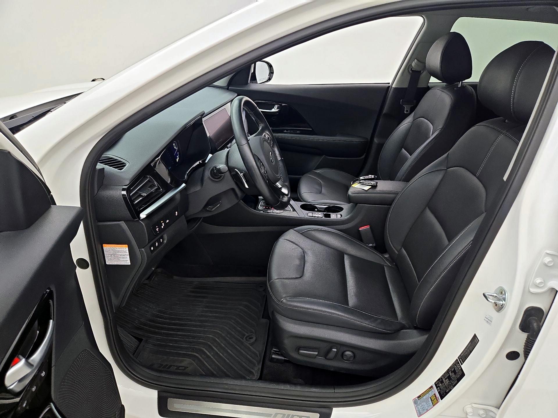 Thumbnail: 2020 Kia Niro - 11