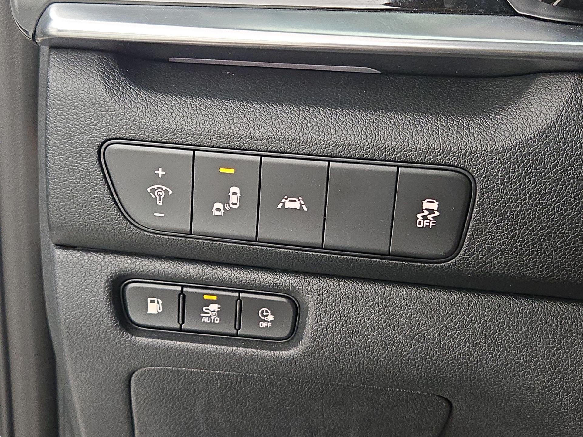 Thumbnail: 2020 Kia Niro - 13