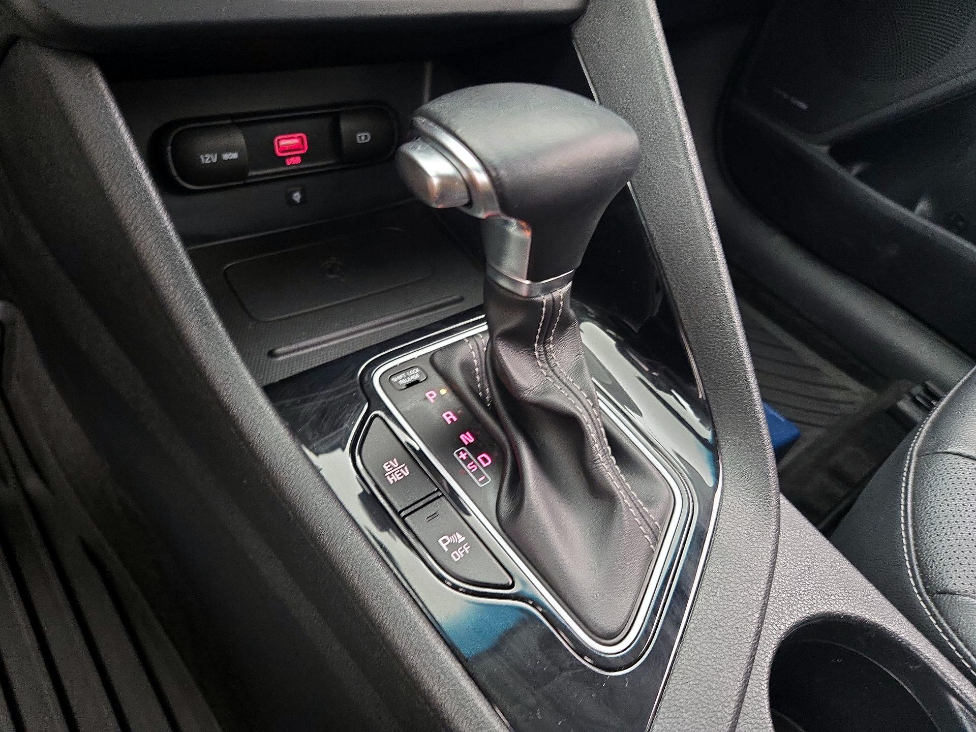 Thumbnail: 2020 Kia Niro - 18