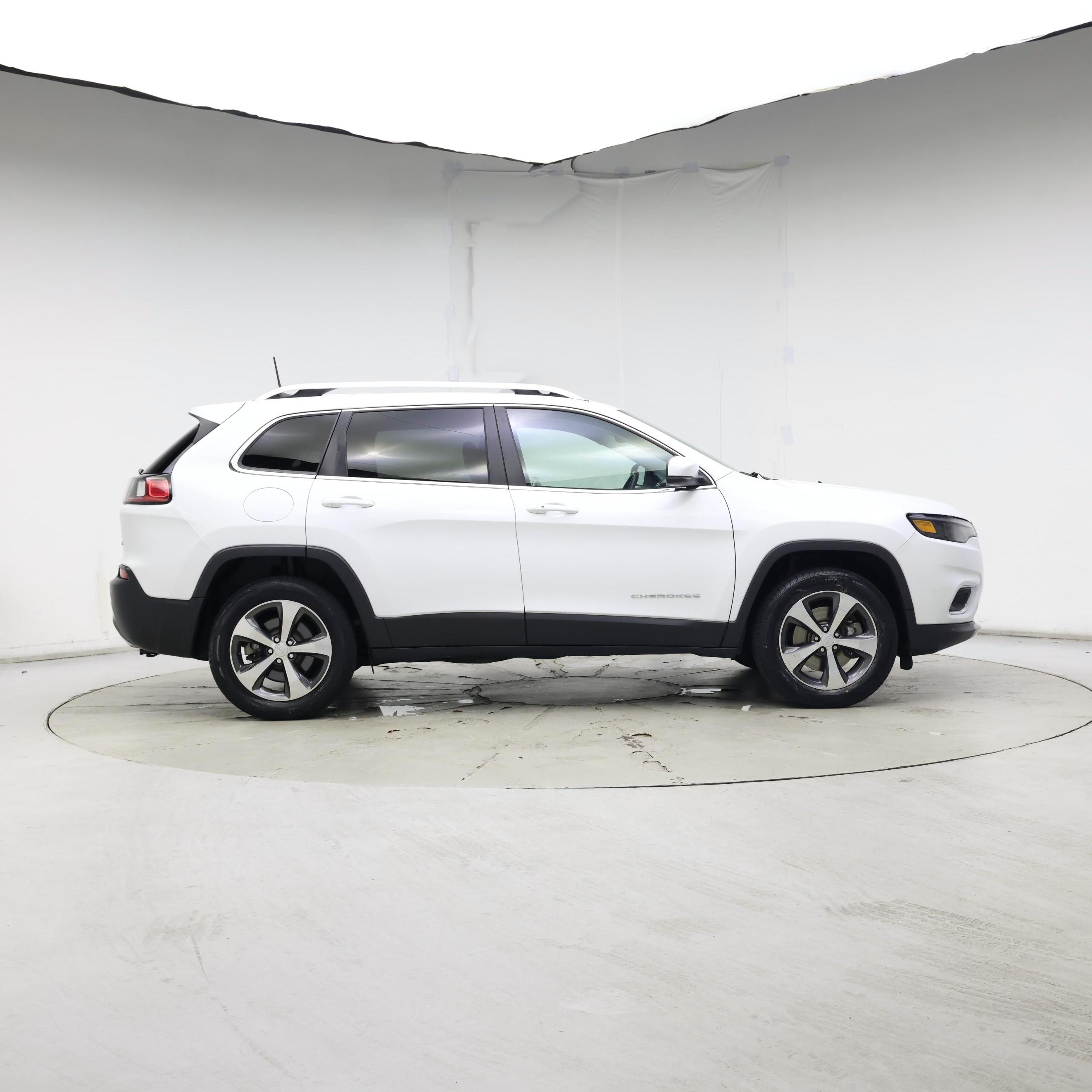 Thumbnail: 2020 Jeep Cherokee - 7