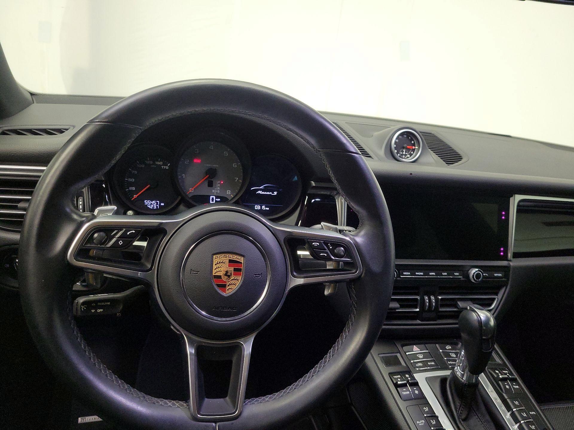 Thumbnail: 2021 Porsche Macan - 10