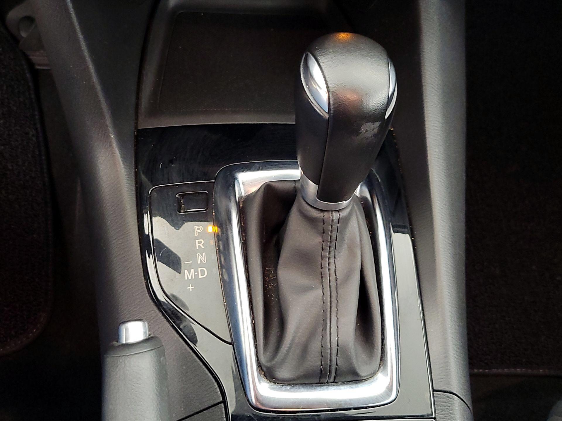Thumbnail: 2015 Mazda Mazda3 - 16