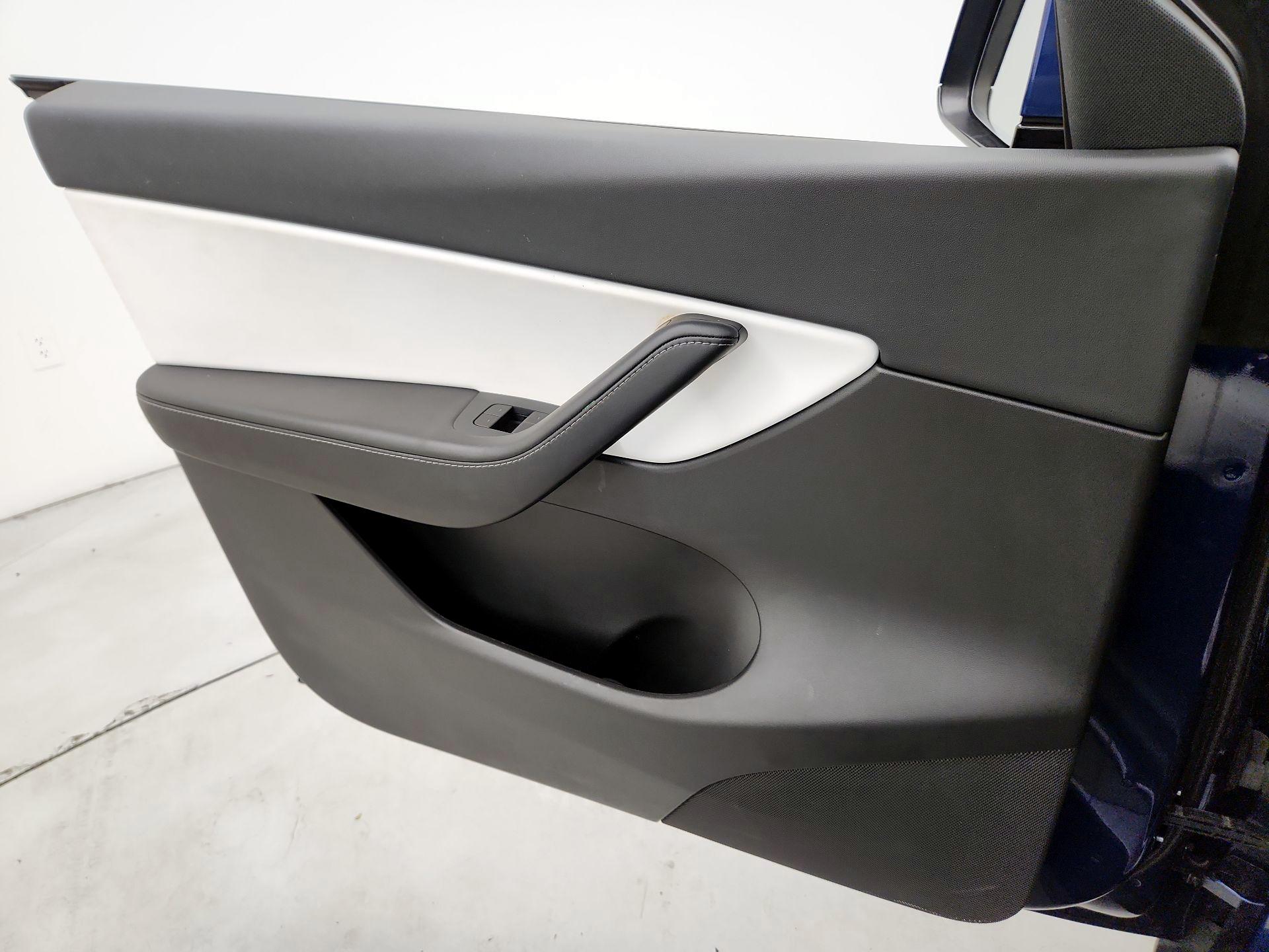 Thumbnail: 2021 Tesla Model Y - 12