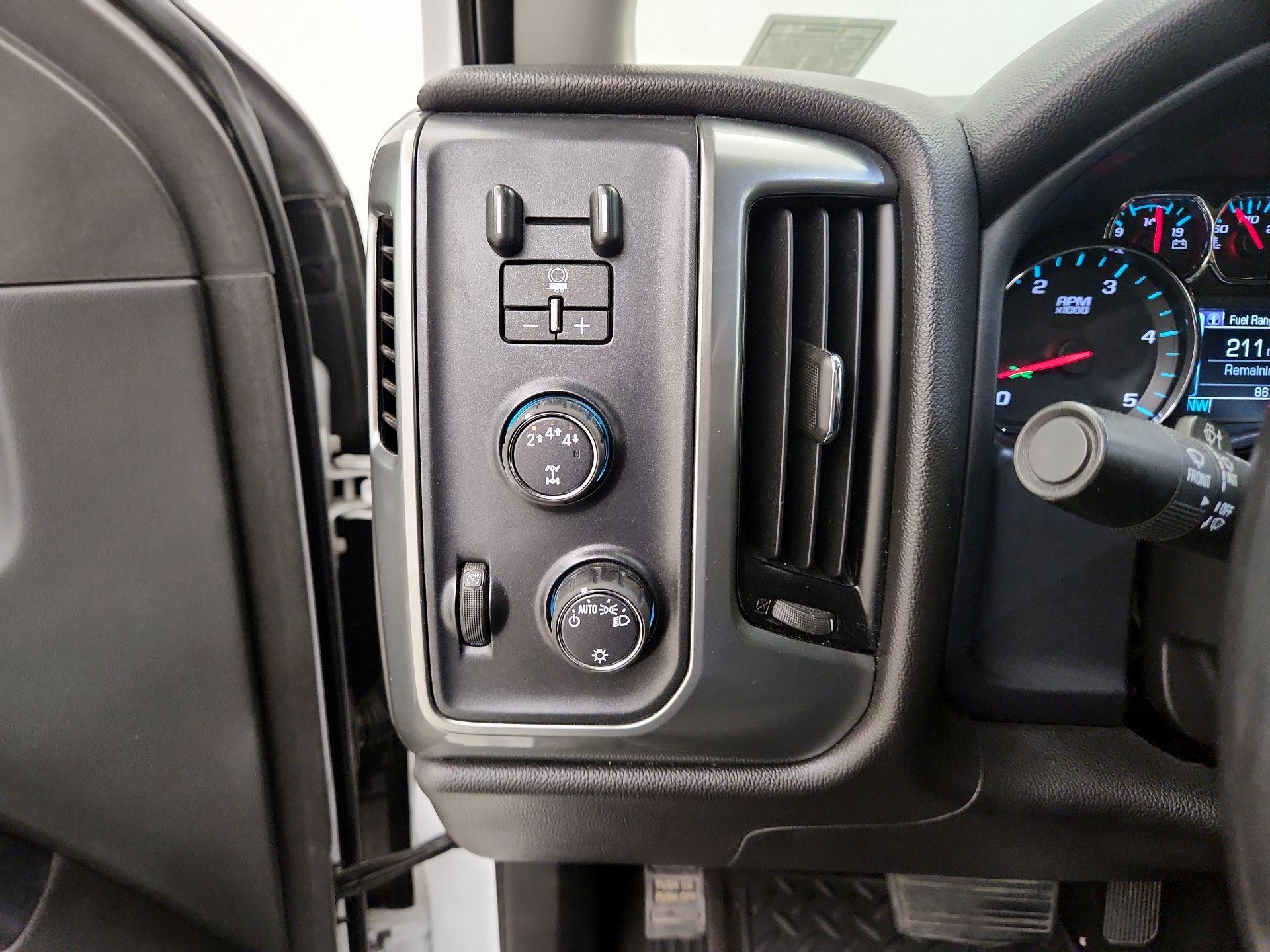 Thumbnail: 2018 Chevrolet Silverado 2500 - 13