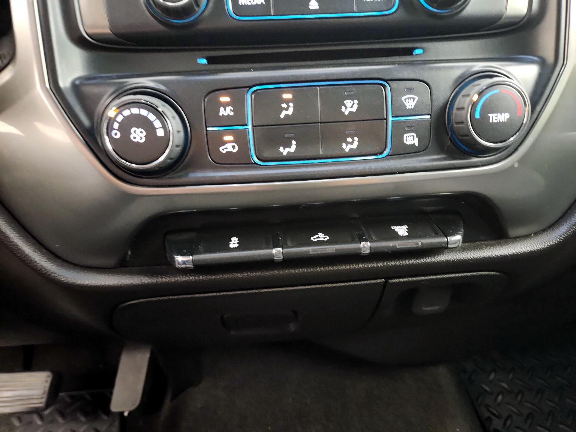 Thumbnail: 2018 Chevrolet Silverado 2500 - 16