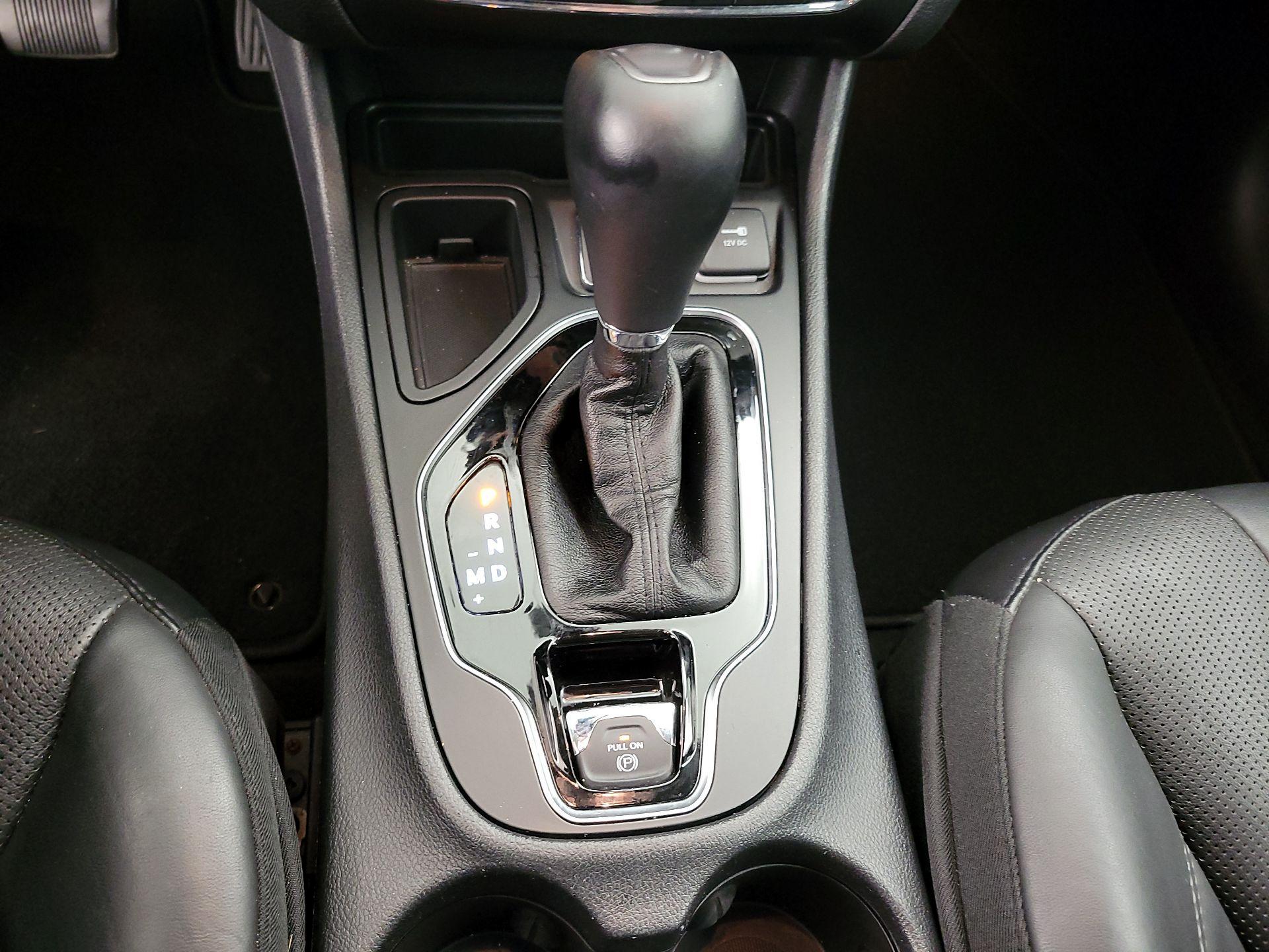 Thumbnail: 2019 Jeep Cherokee - 18