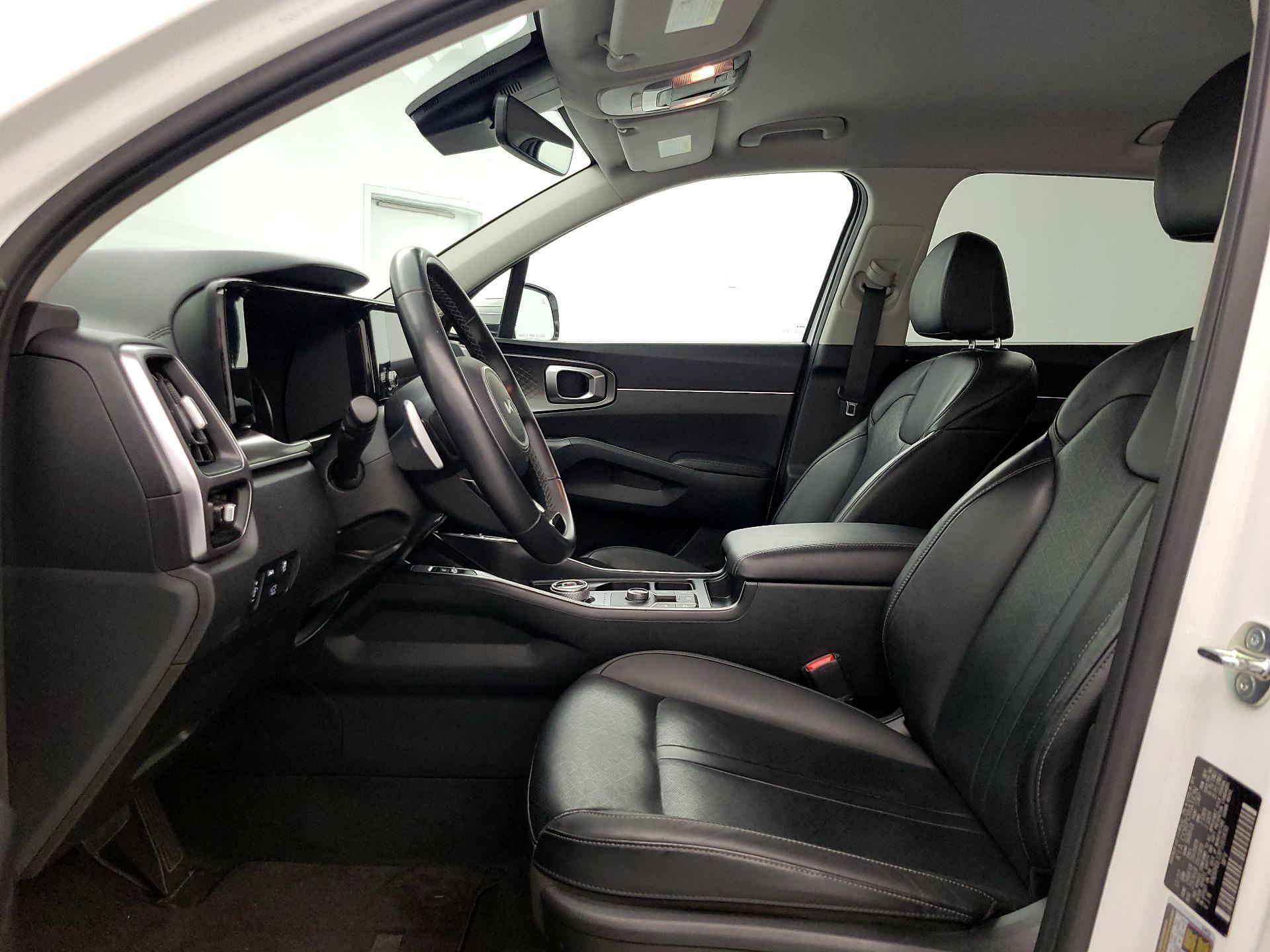 Thumbnail: 2023 Kia Sorento - 11