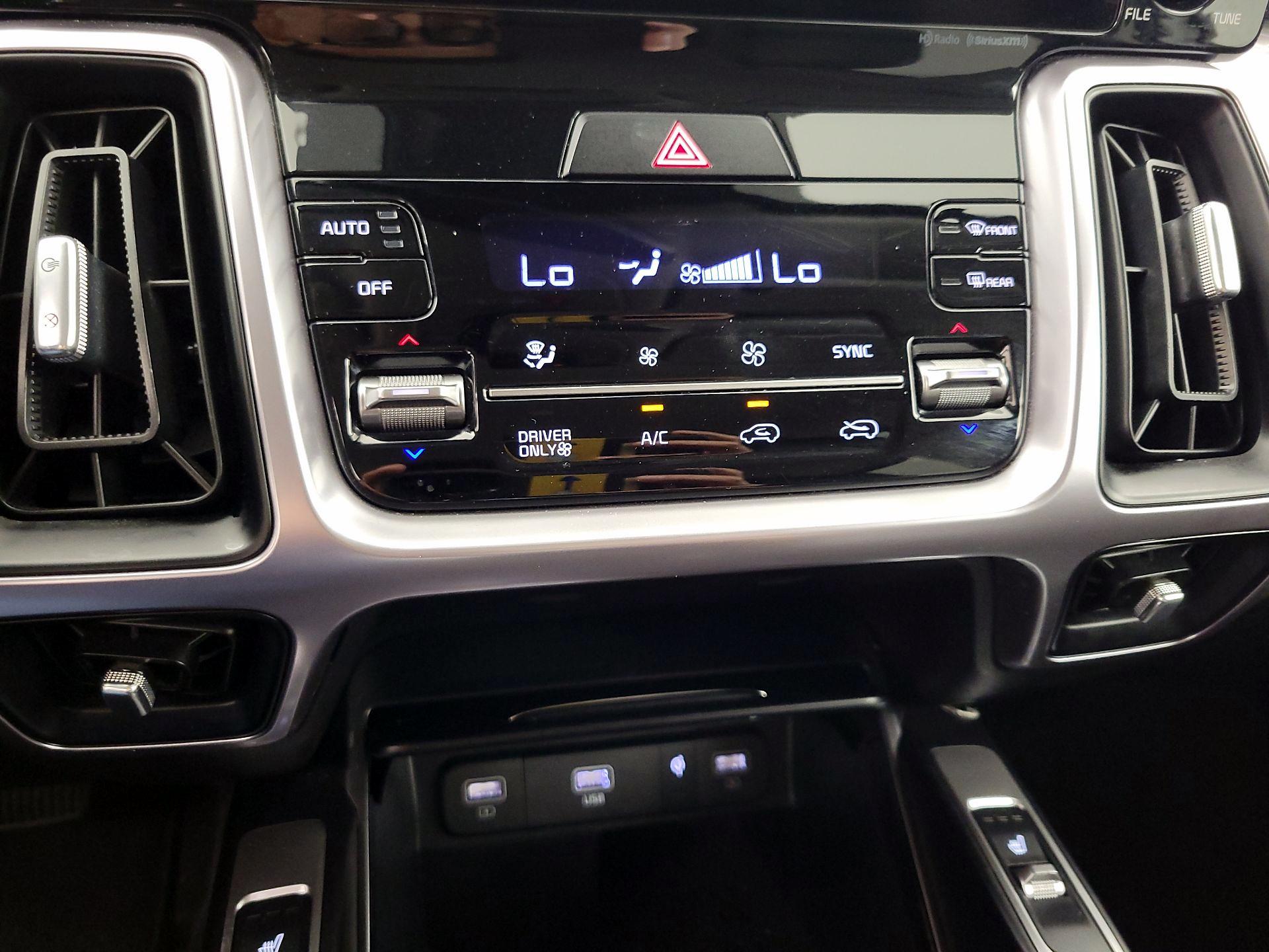 Thumbnail: 2023 Kia Sorento - 17