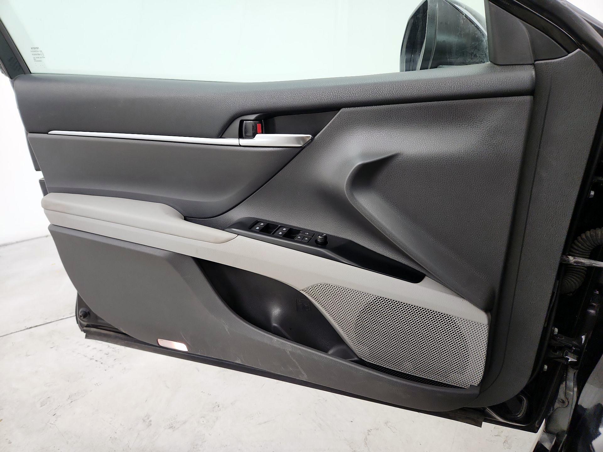 Thumbnail: 2019 Toyota Camry - 12