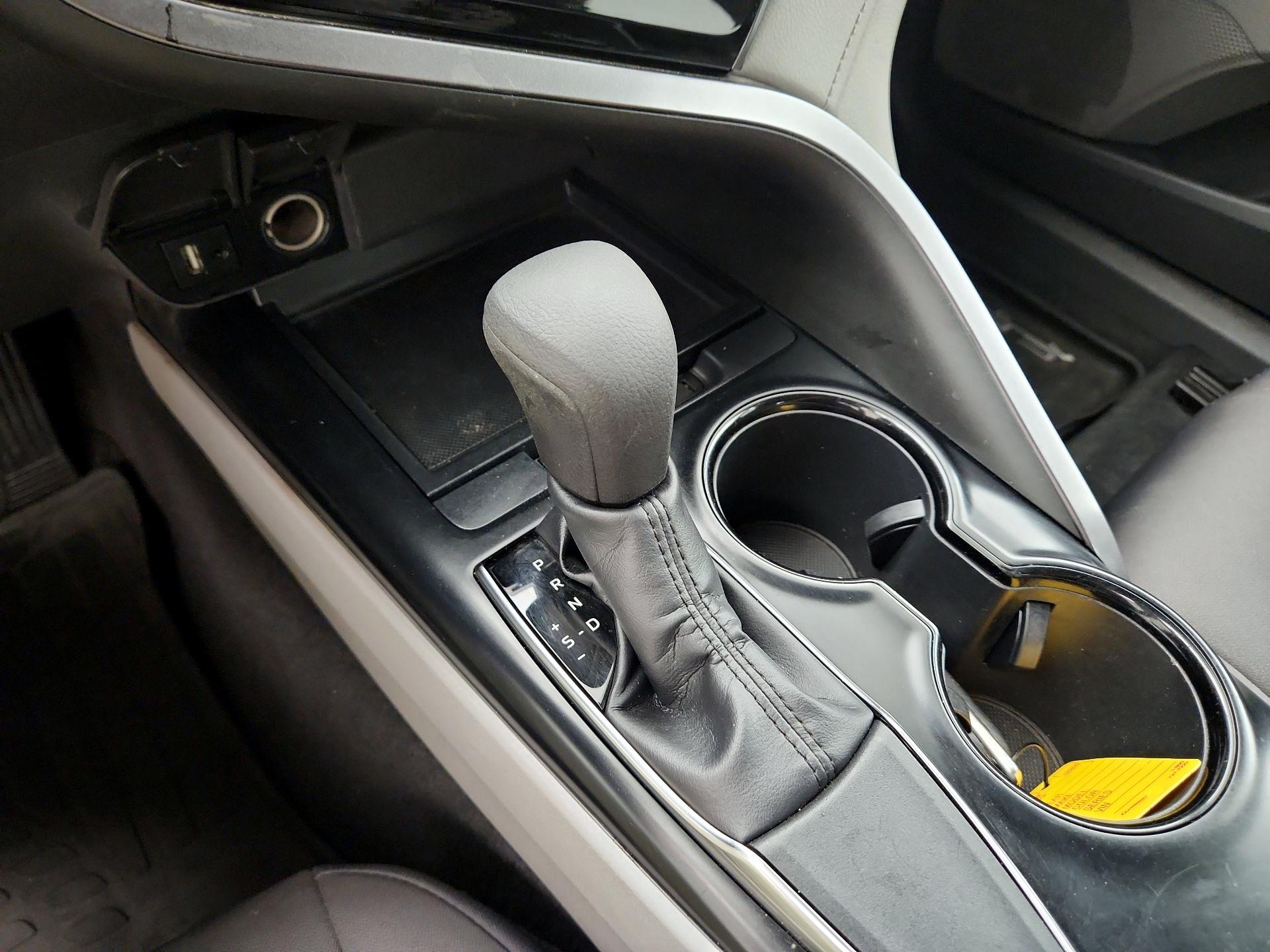 Thumbnail: 2019 Toyota Camry - 17