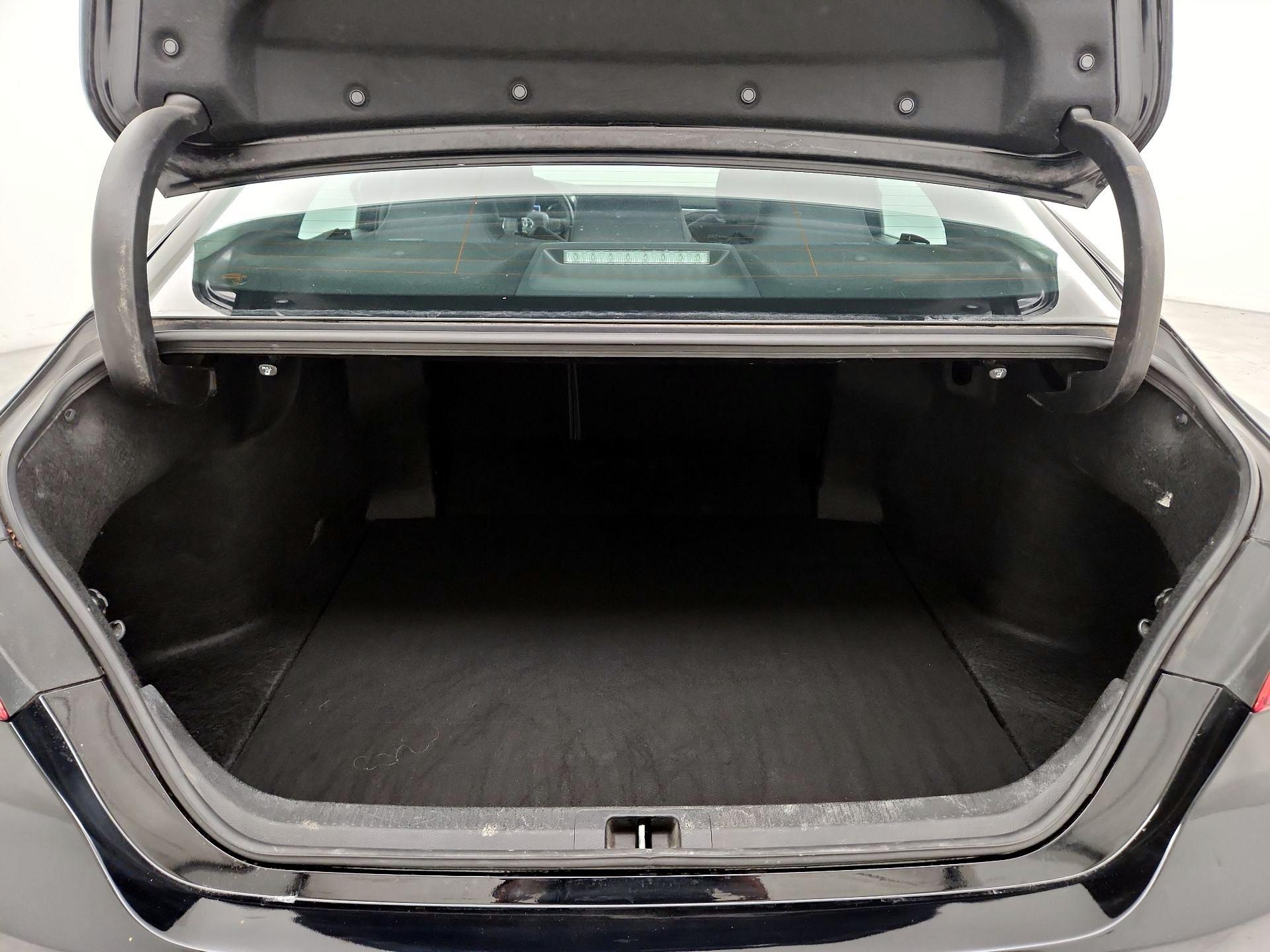 Thumbnail: 2019 Toyota Camry - 20