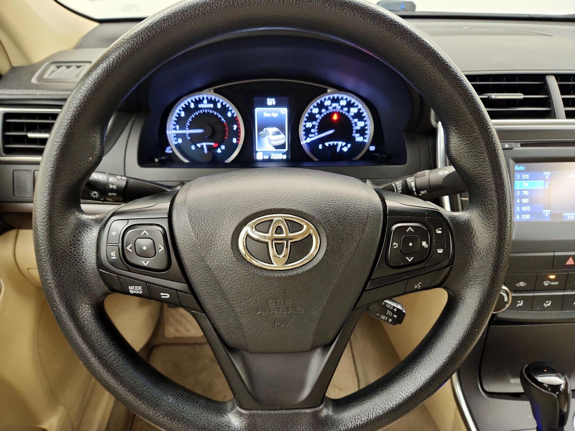 Thumbnail: 2016 Toyota Camry - 10