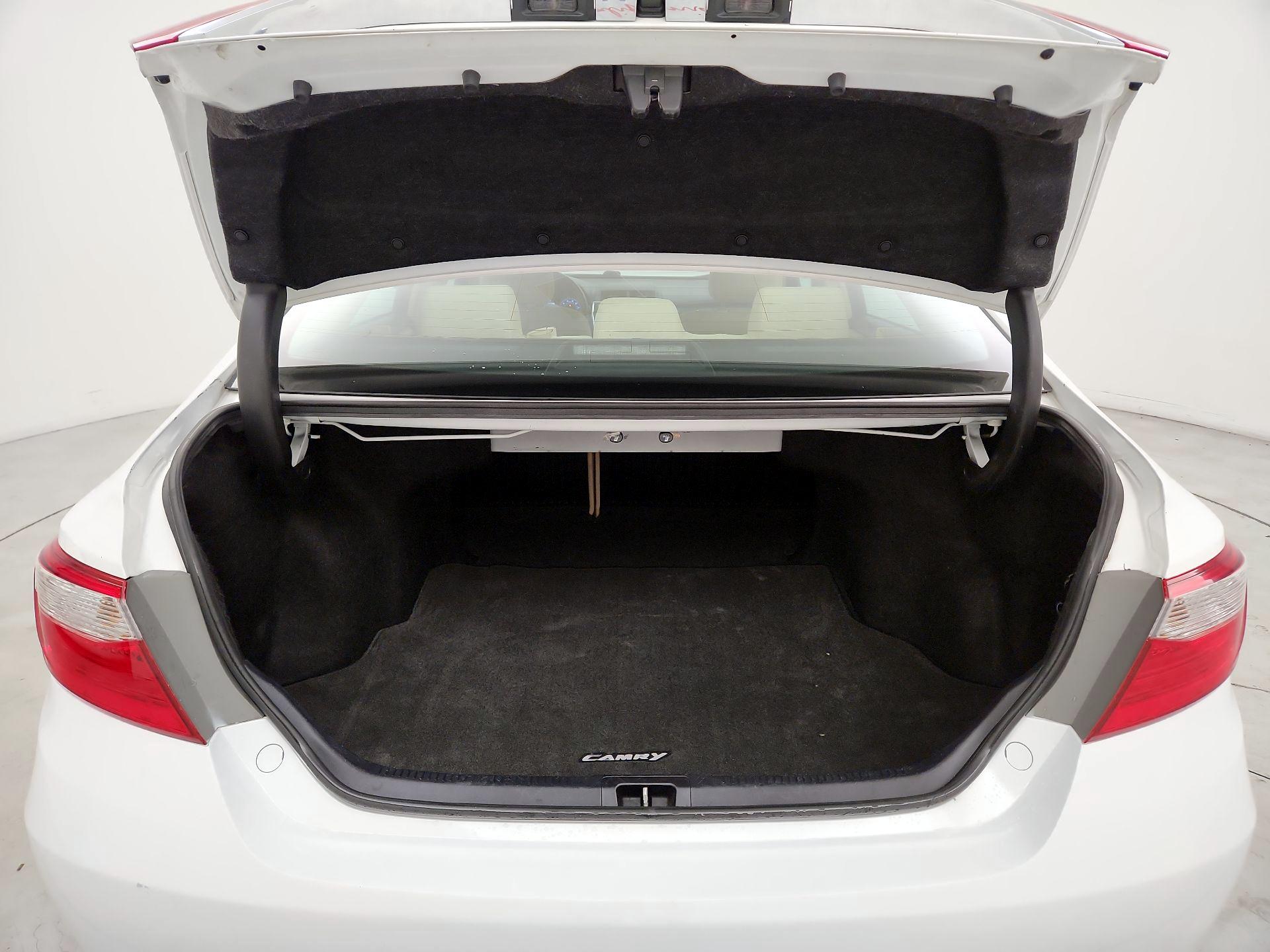 Thumbnail: 2016 Toyota Camry - 19