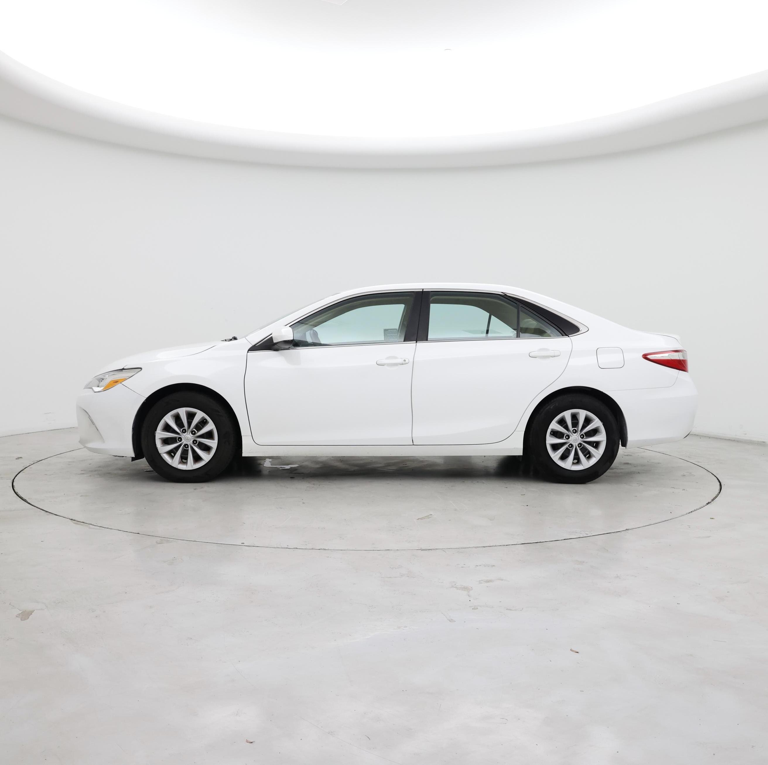 Thumbnail: 2016 Toyota Camry - 3