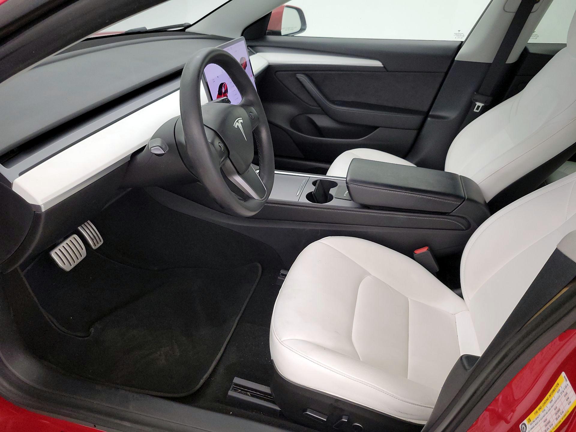 Thumbnail: 2021 Tesla Model 3 - 11