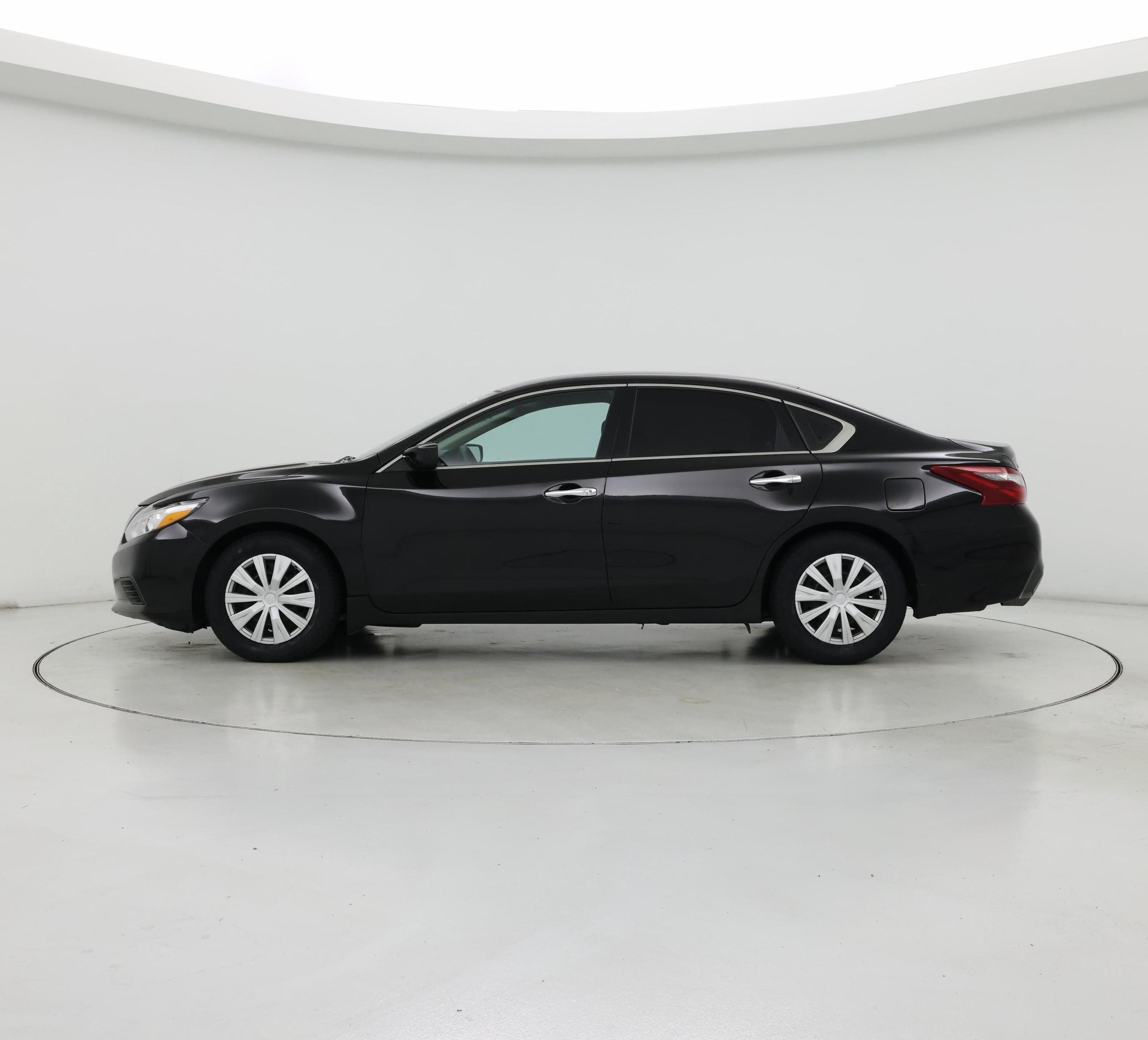 Thumbnail: 2018 Nissan Altima - 3