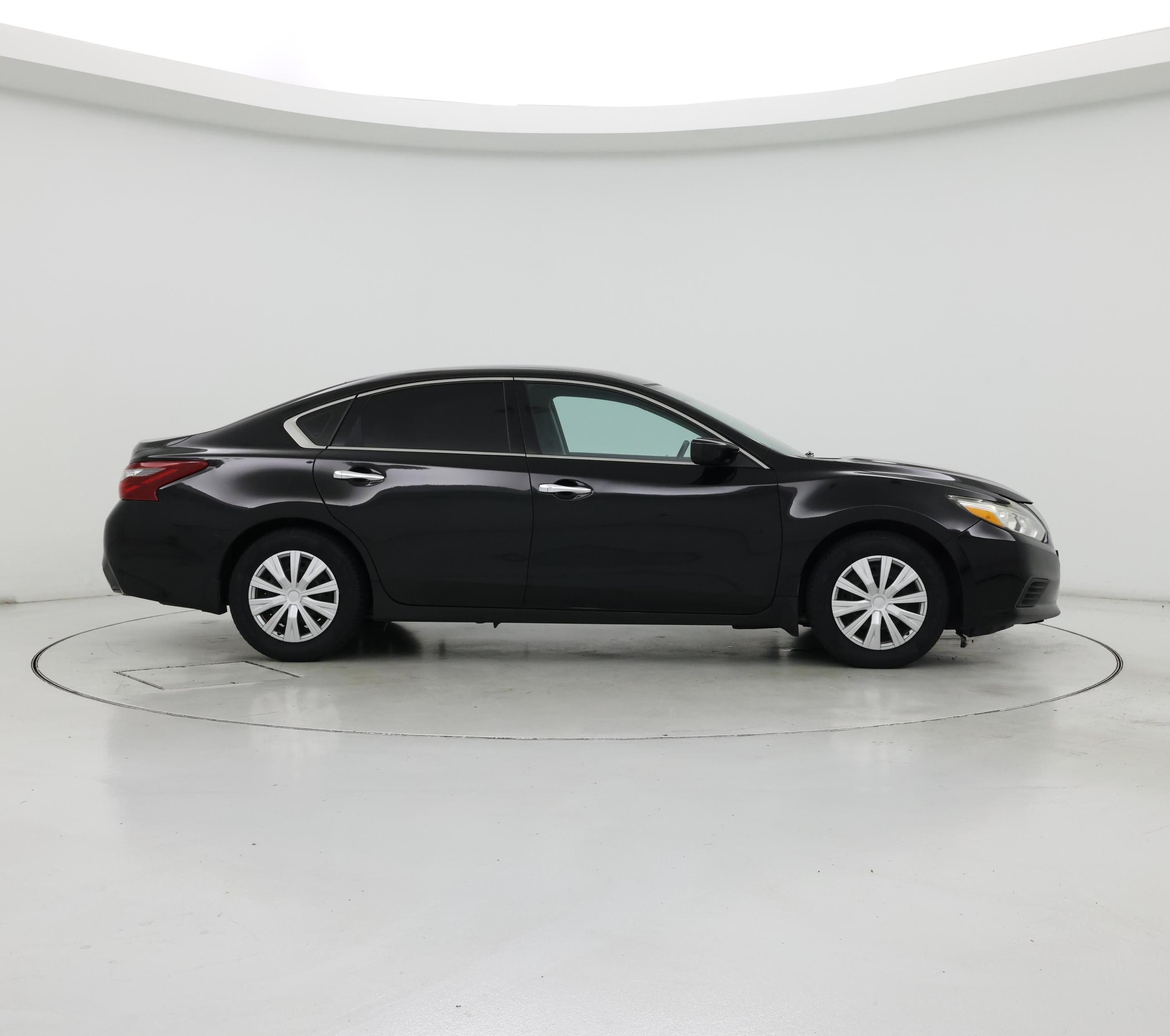 Thumbnail: 2018 Nissan Altima - 7