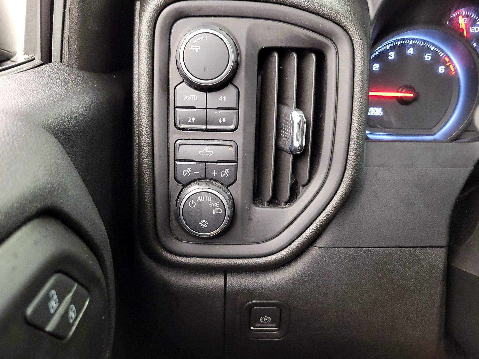 Thumbnail: 2021 Chevrolet Silverado 1500 - 13