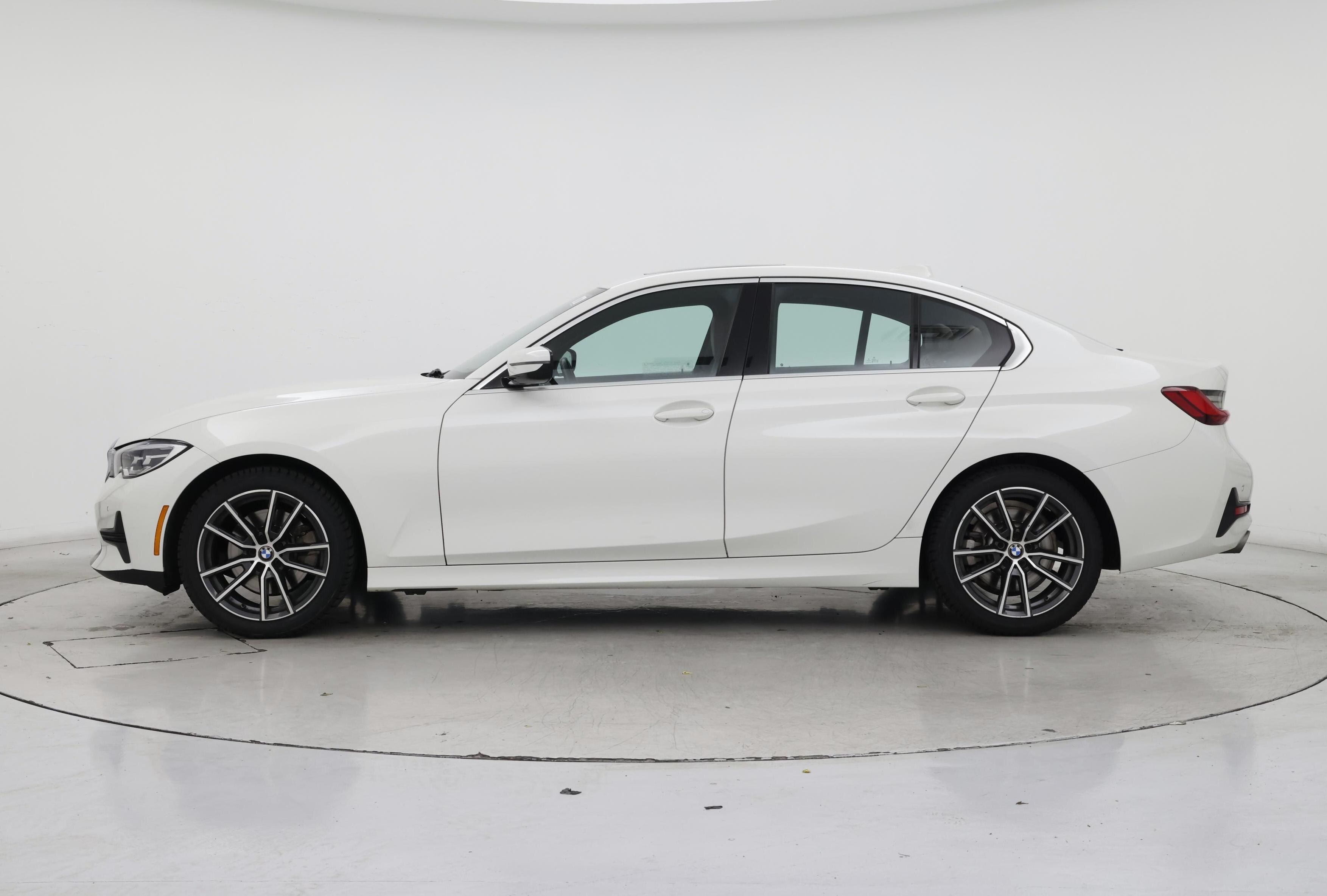 Thumbnail: 2022 BMW 3 Series - 3
