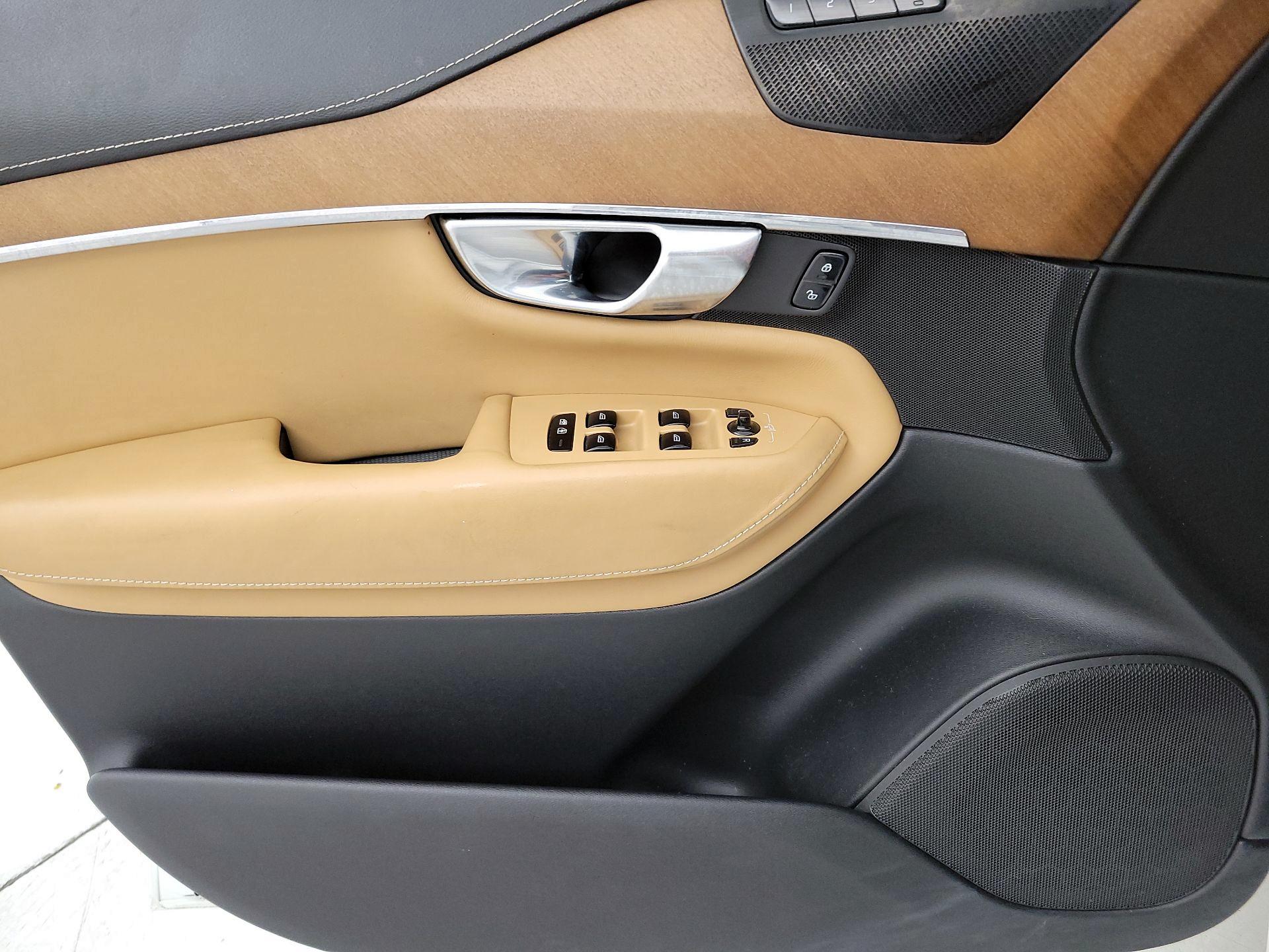 Thumbnail: 2019 Volvo XC90 - 12