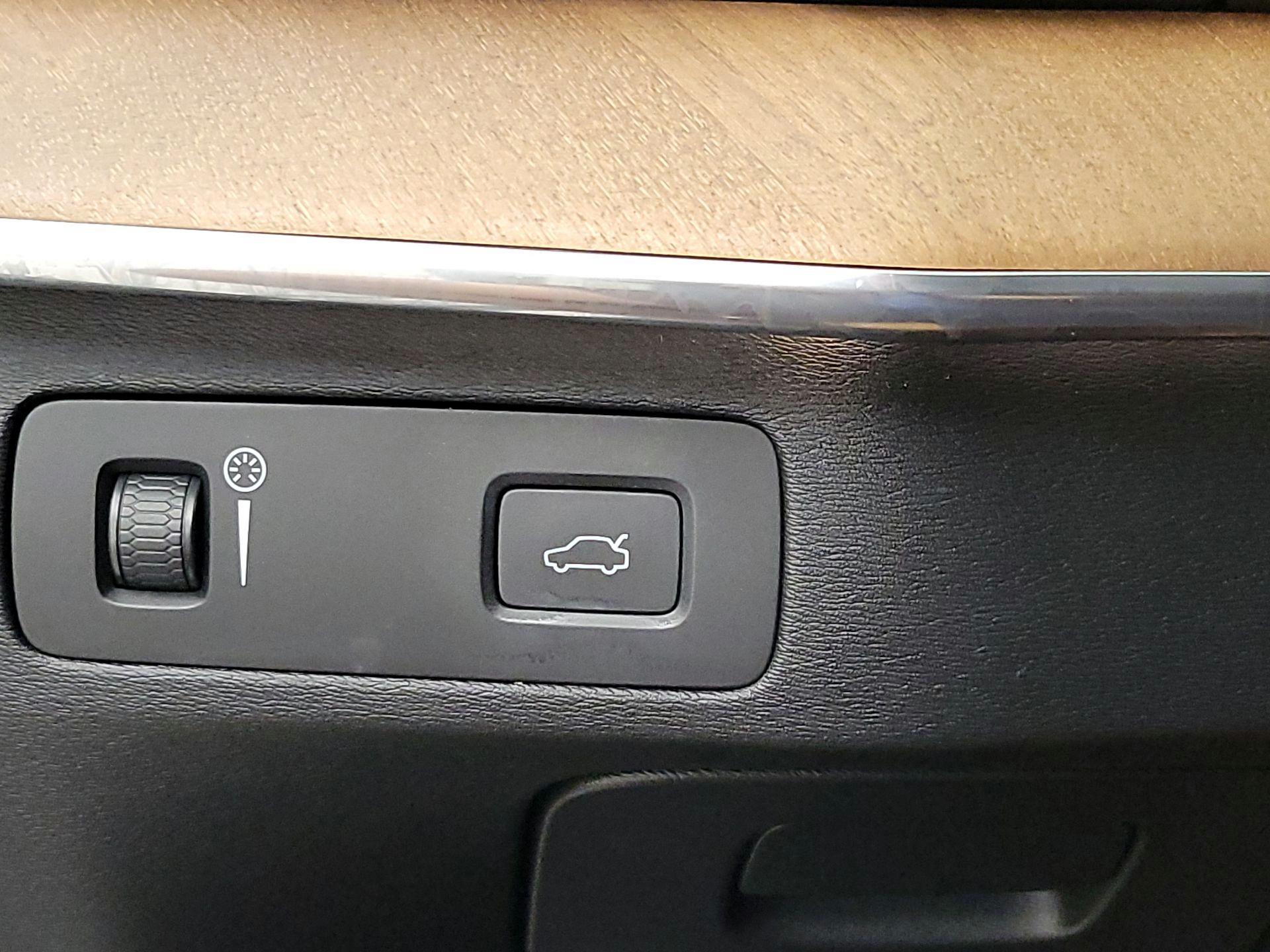 Thumbnail: 2019 Volvo XC90 - 13