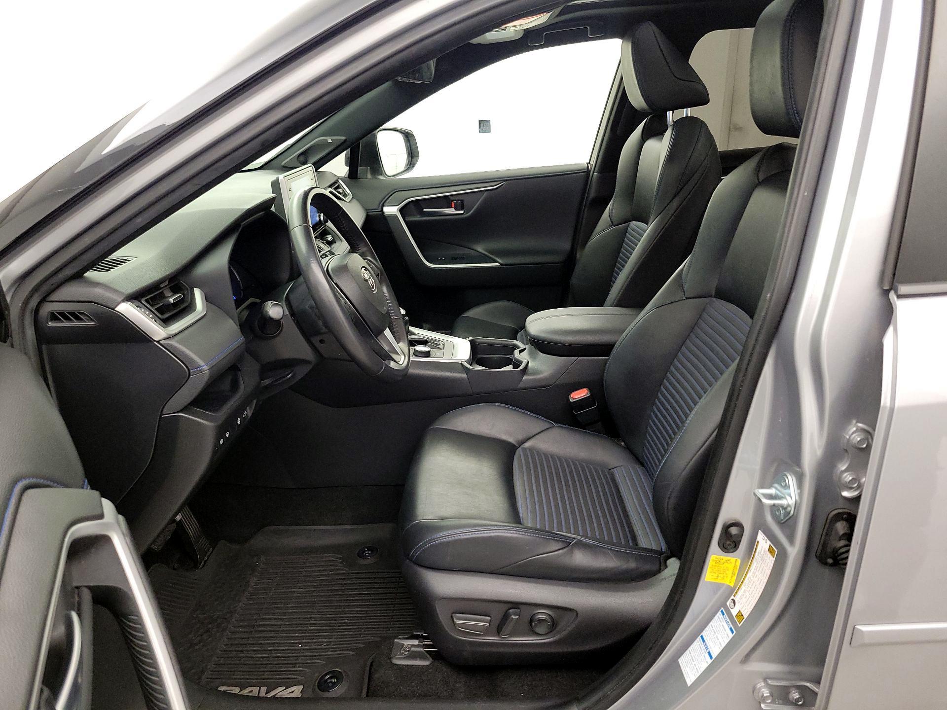 Thumbnail: 2020 Toyota RAV4 - 11