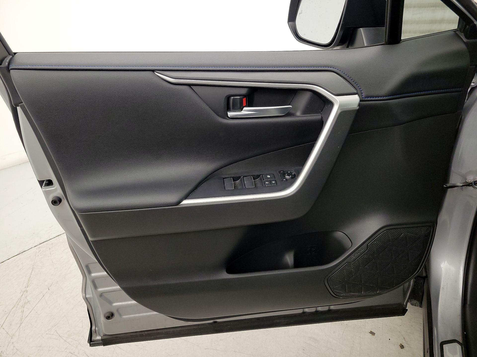Thumbnail: 2020 Toyota RAV4 - 12