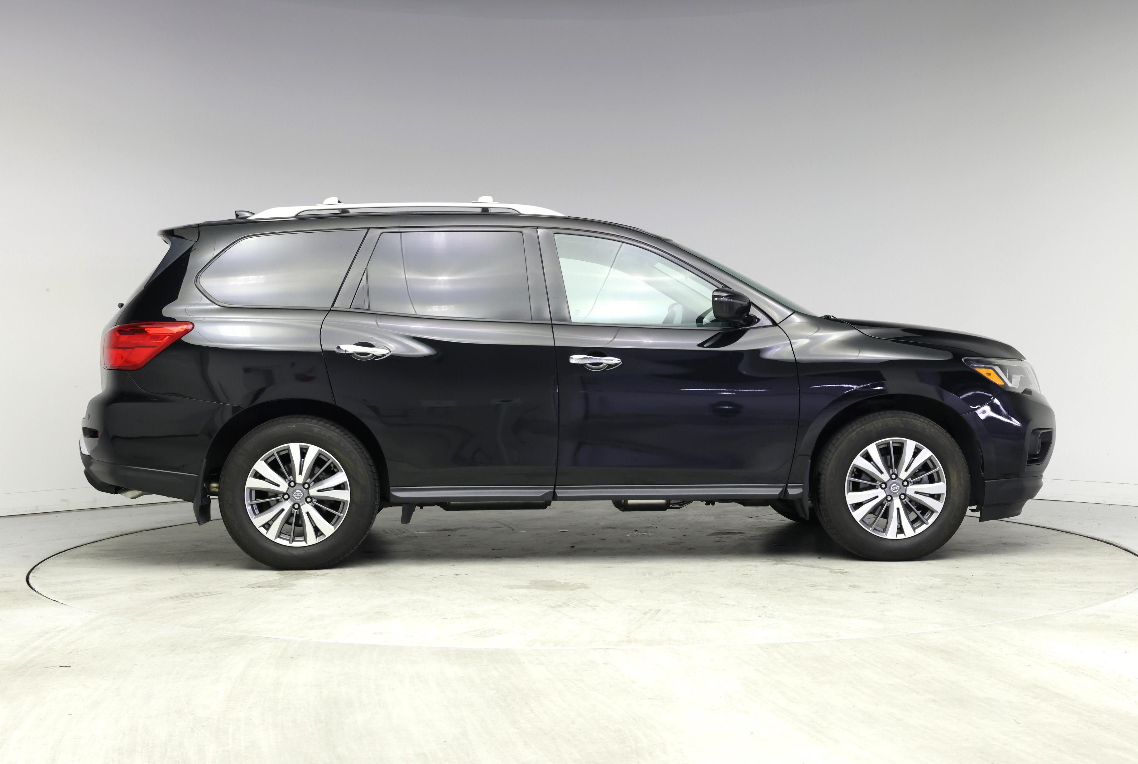 Thumbnail: 2020 Nissan Pathfinder - 7