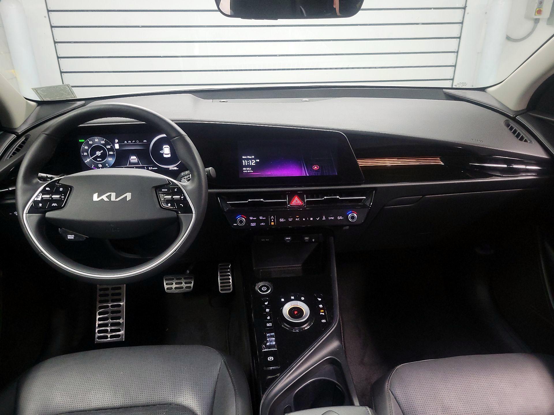 Thumbnail: 2023 Kia Niro - 9