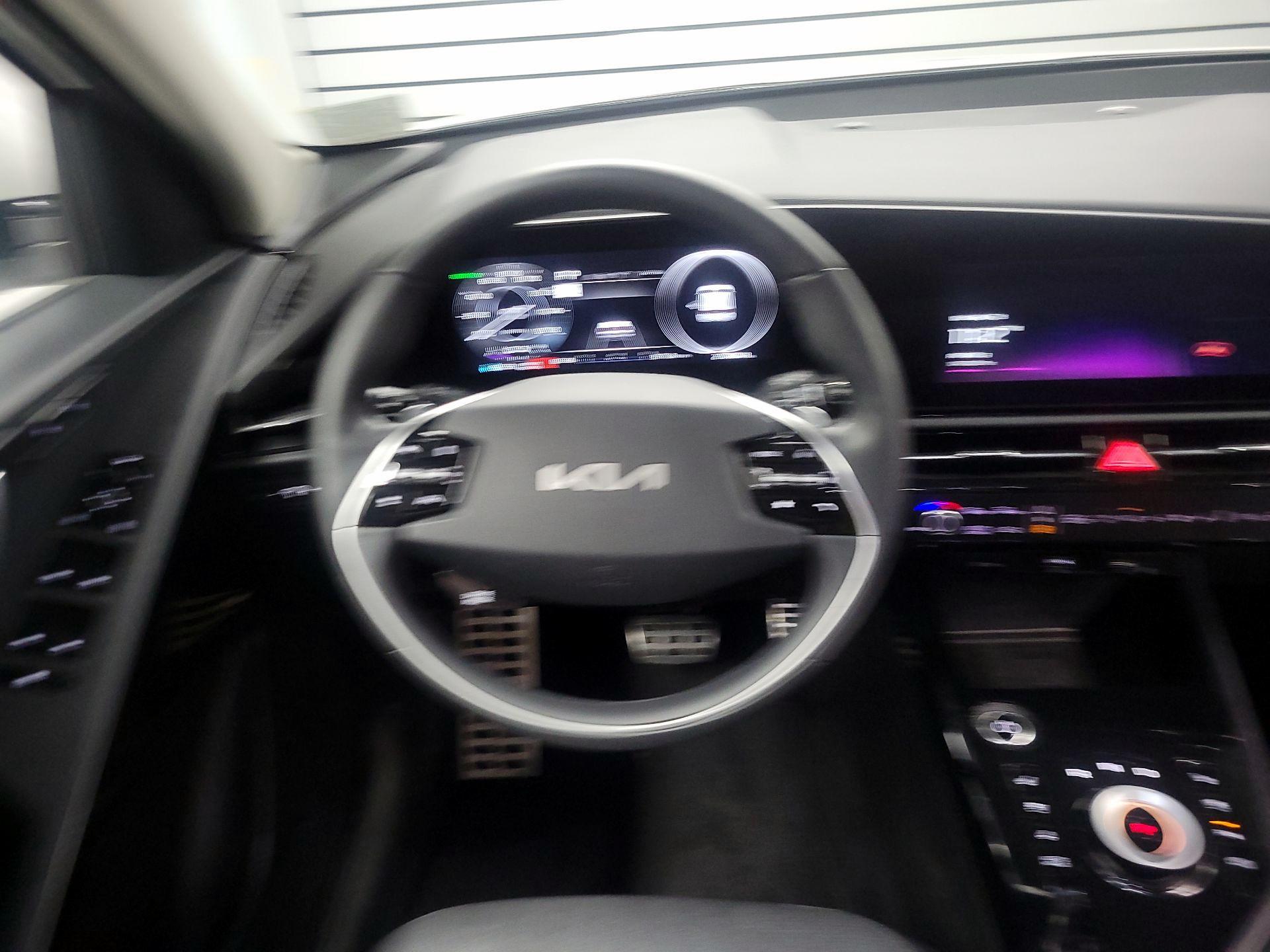 Thumbnail: 2023 Kia Niro - 10