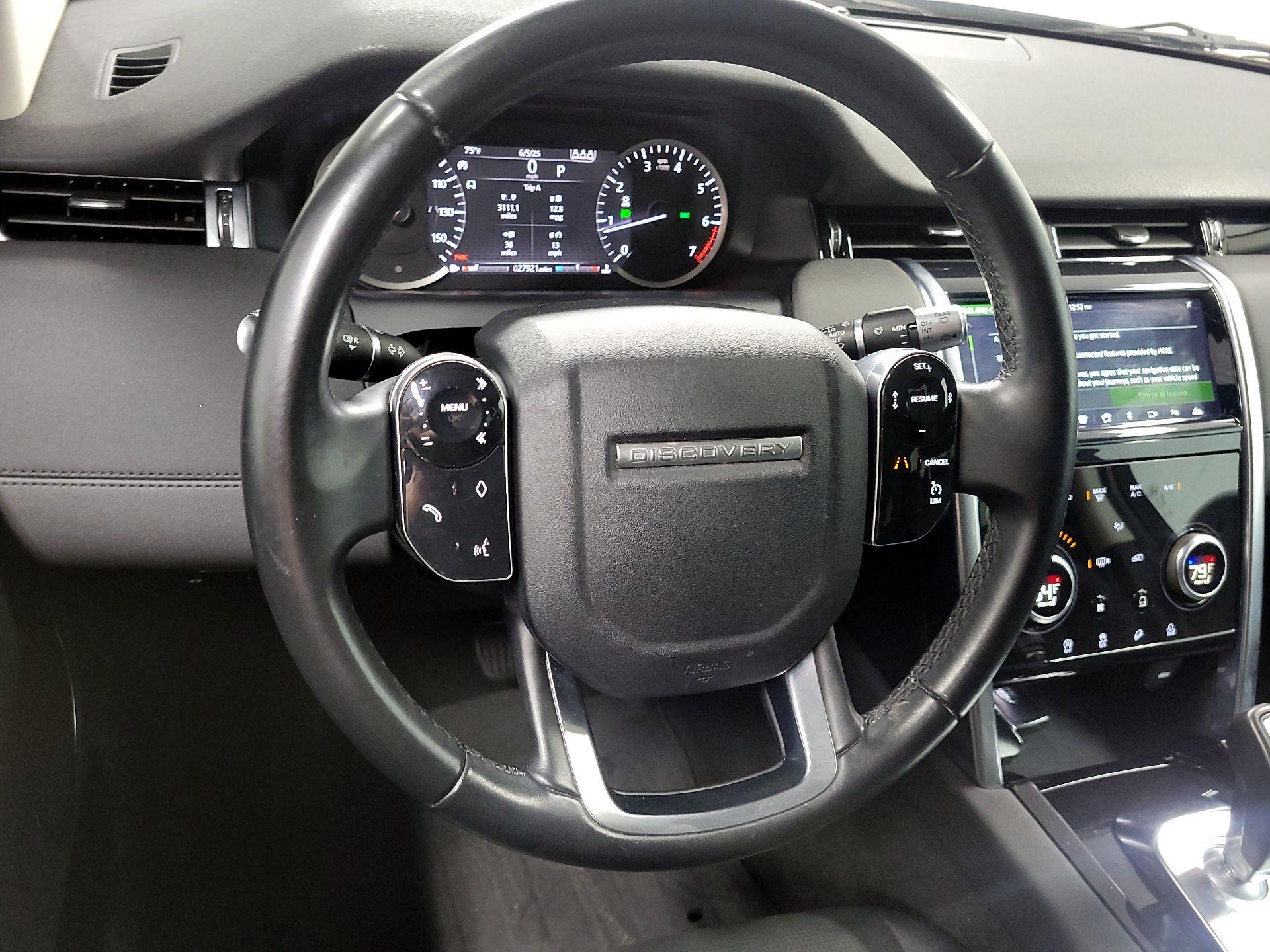 Thumbnail: 2020 Land Rover Discovery Sport - 10