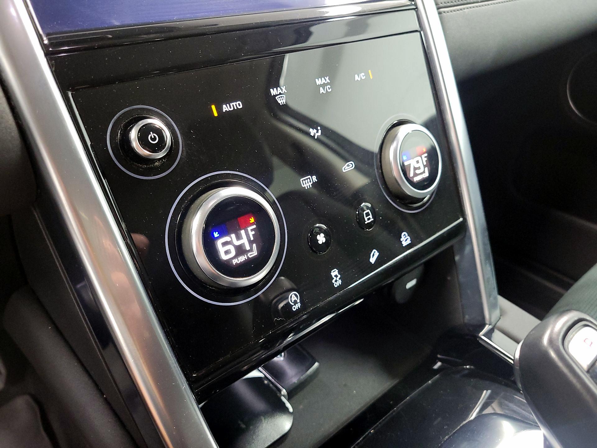 Thumbnail: 2020 Land Rover Discovery Sport - 16